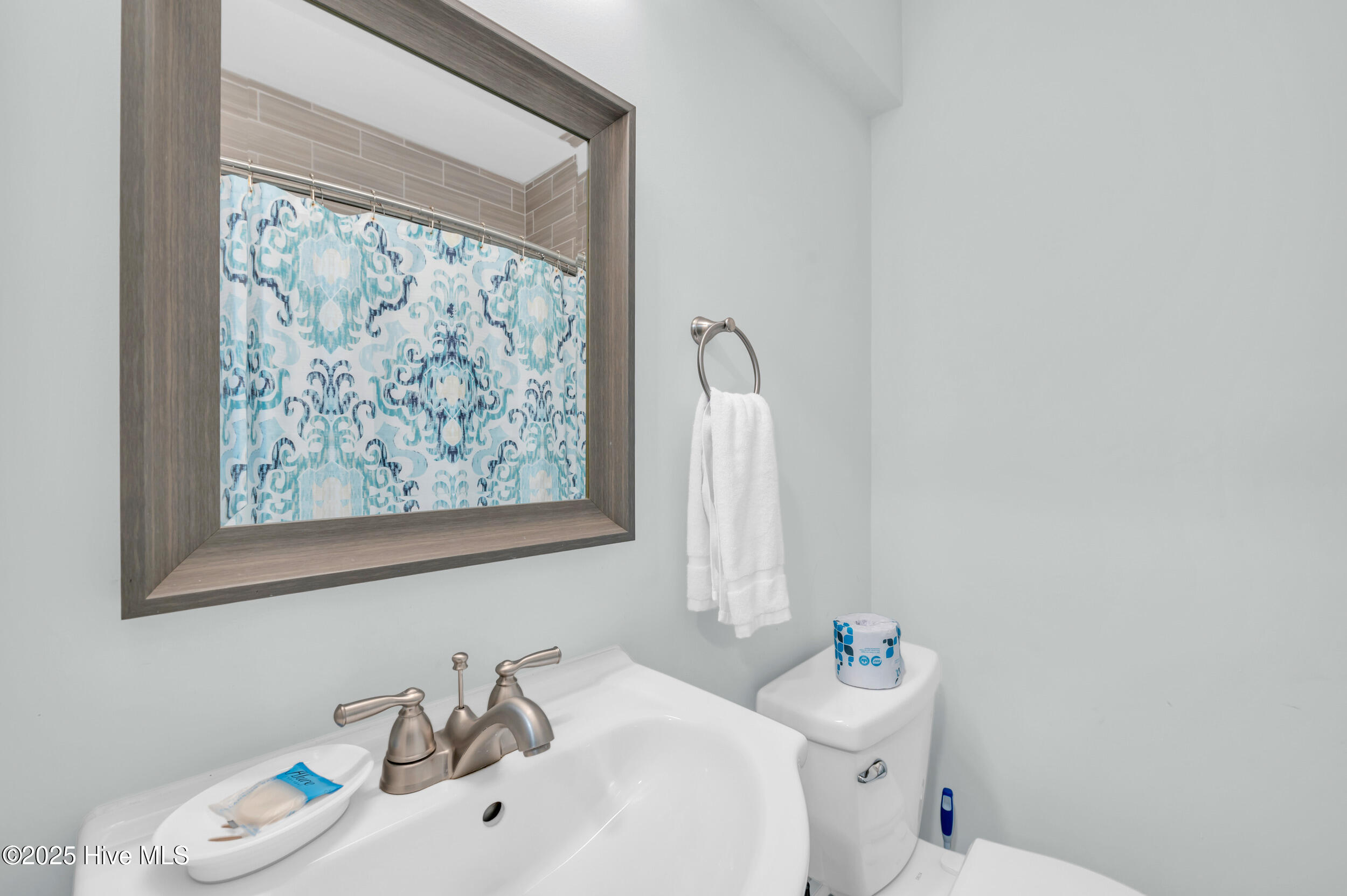 100526383 | Photo 21