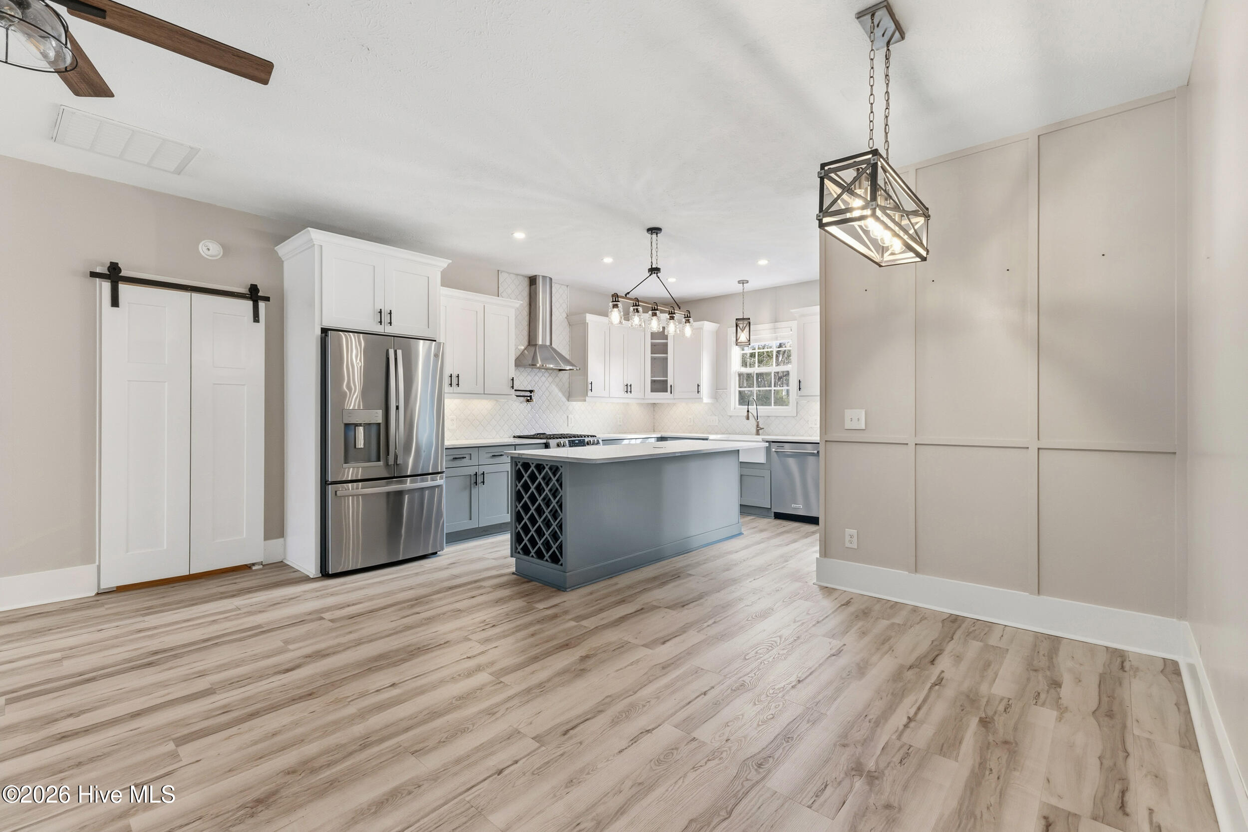 100552427 | Photo 10