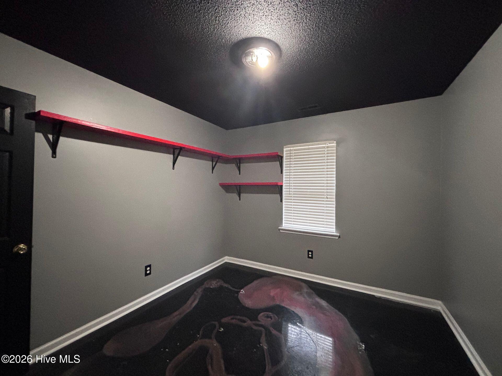 100555707 | Photo 19