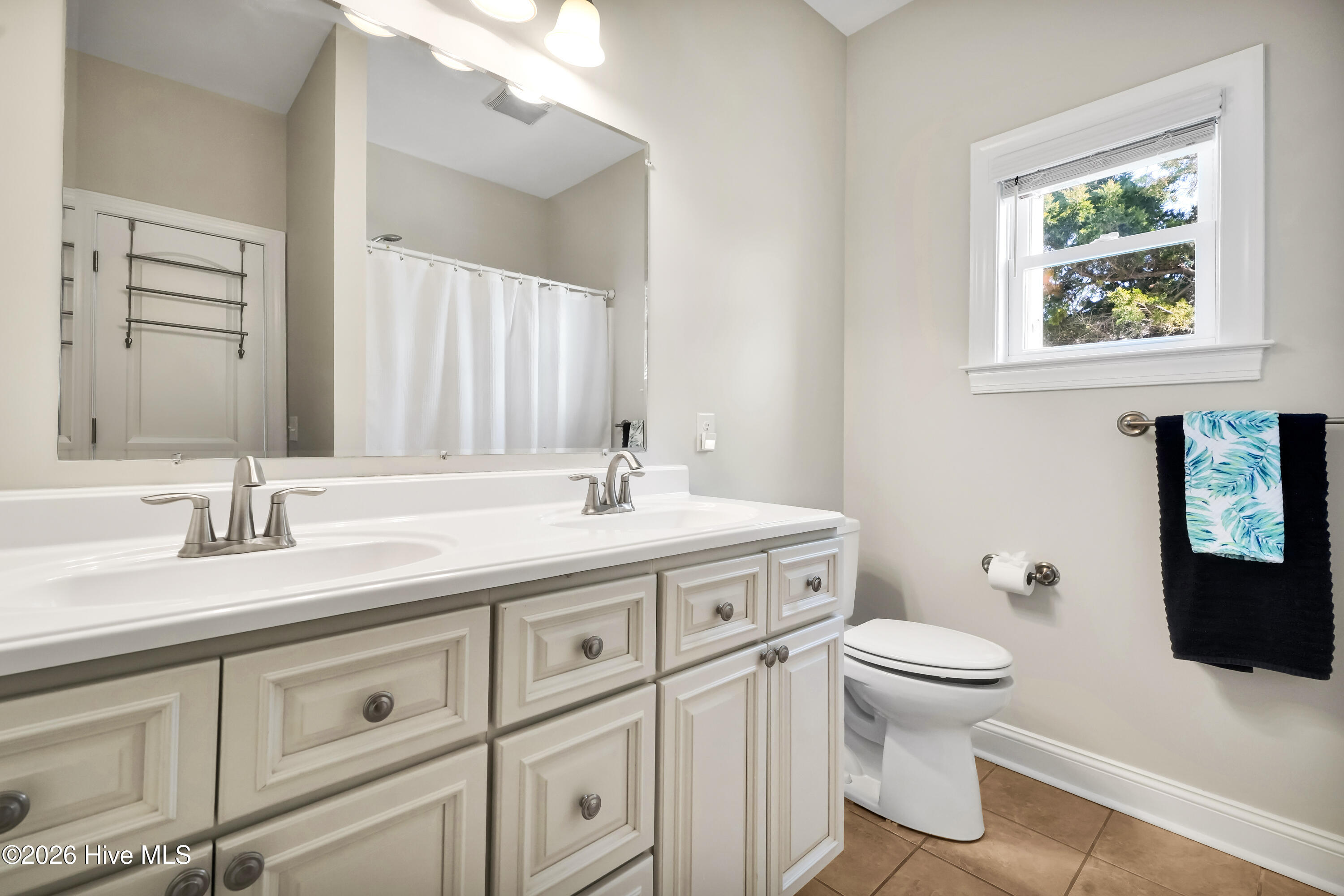 100559686 | Photo 27