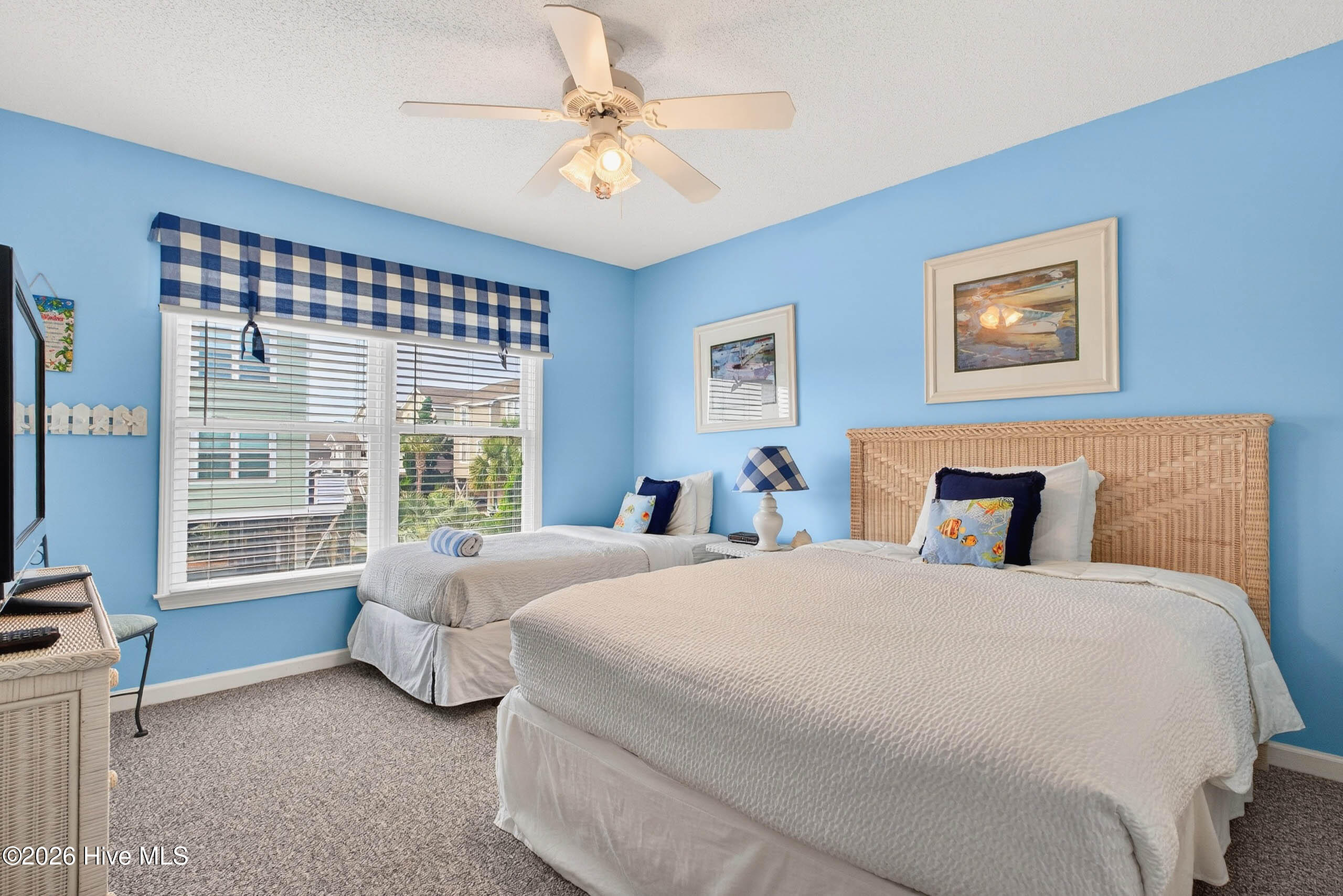 100563035 | Photo 31