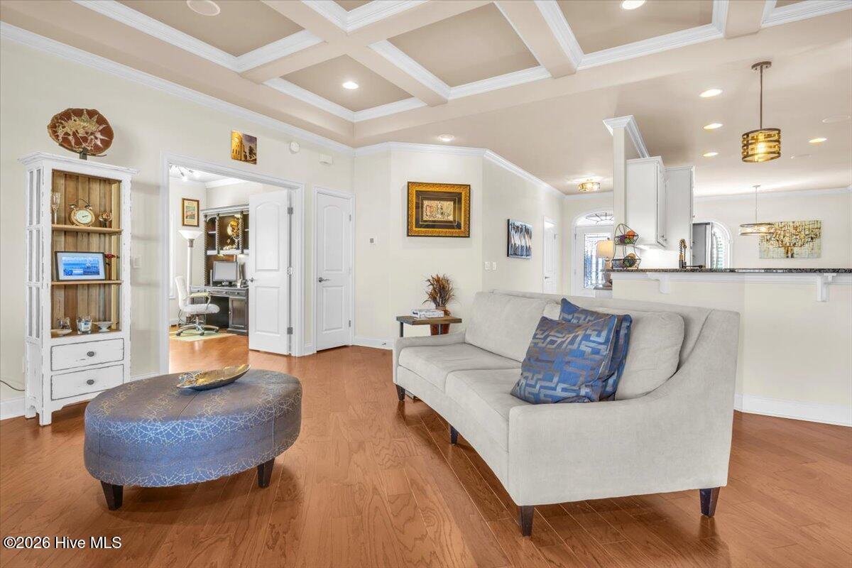 100553917 | Photo 12