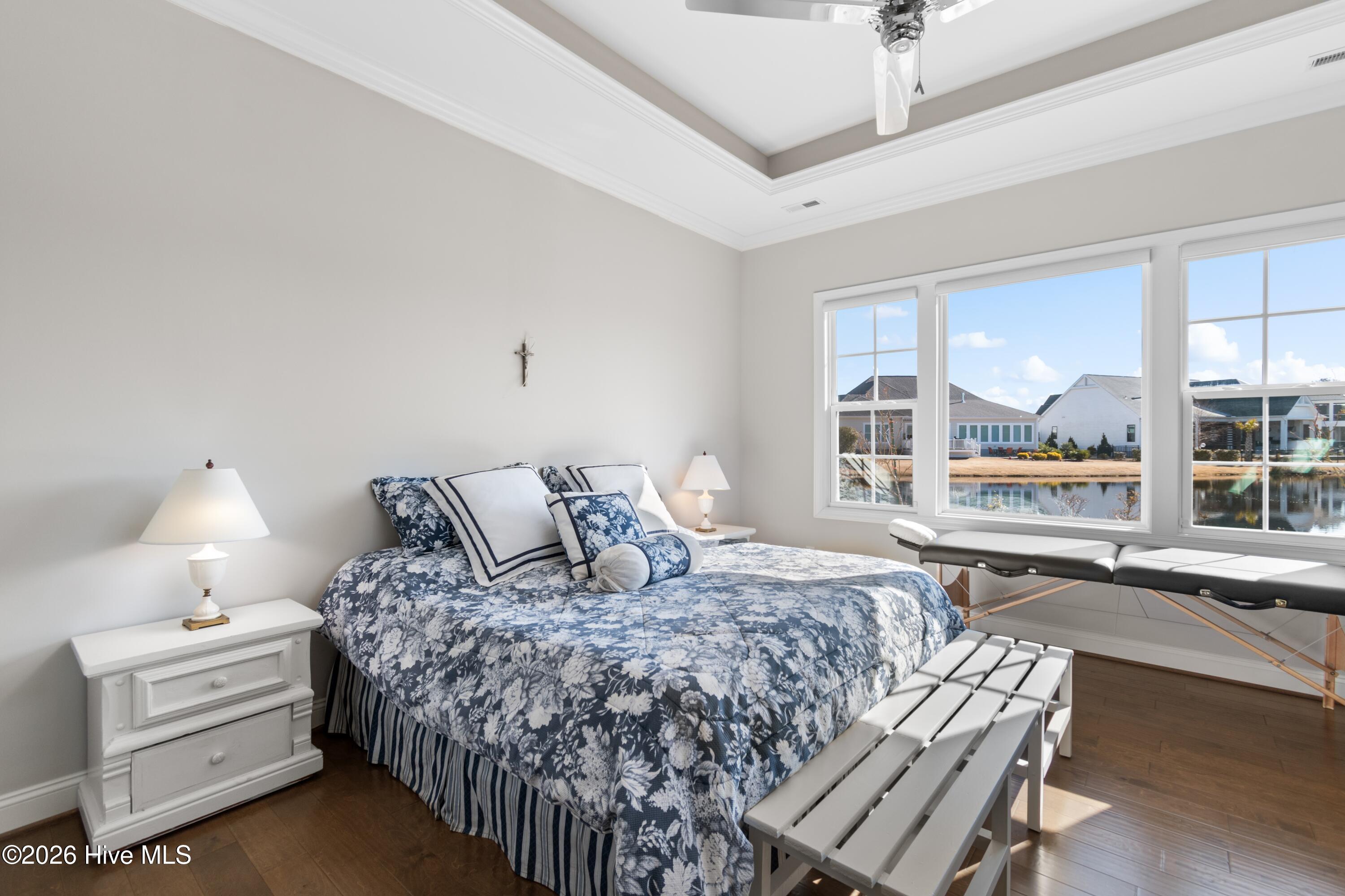 100560288 | Photo 41