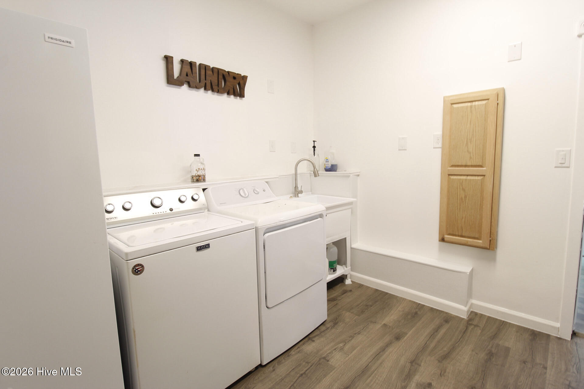 100569705 | Photo 13