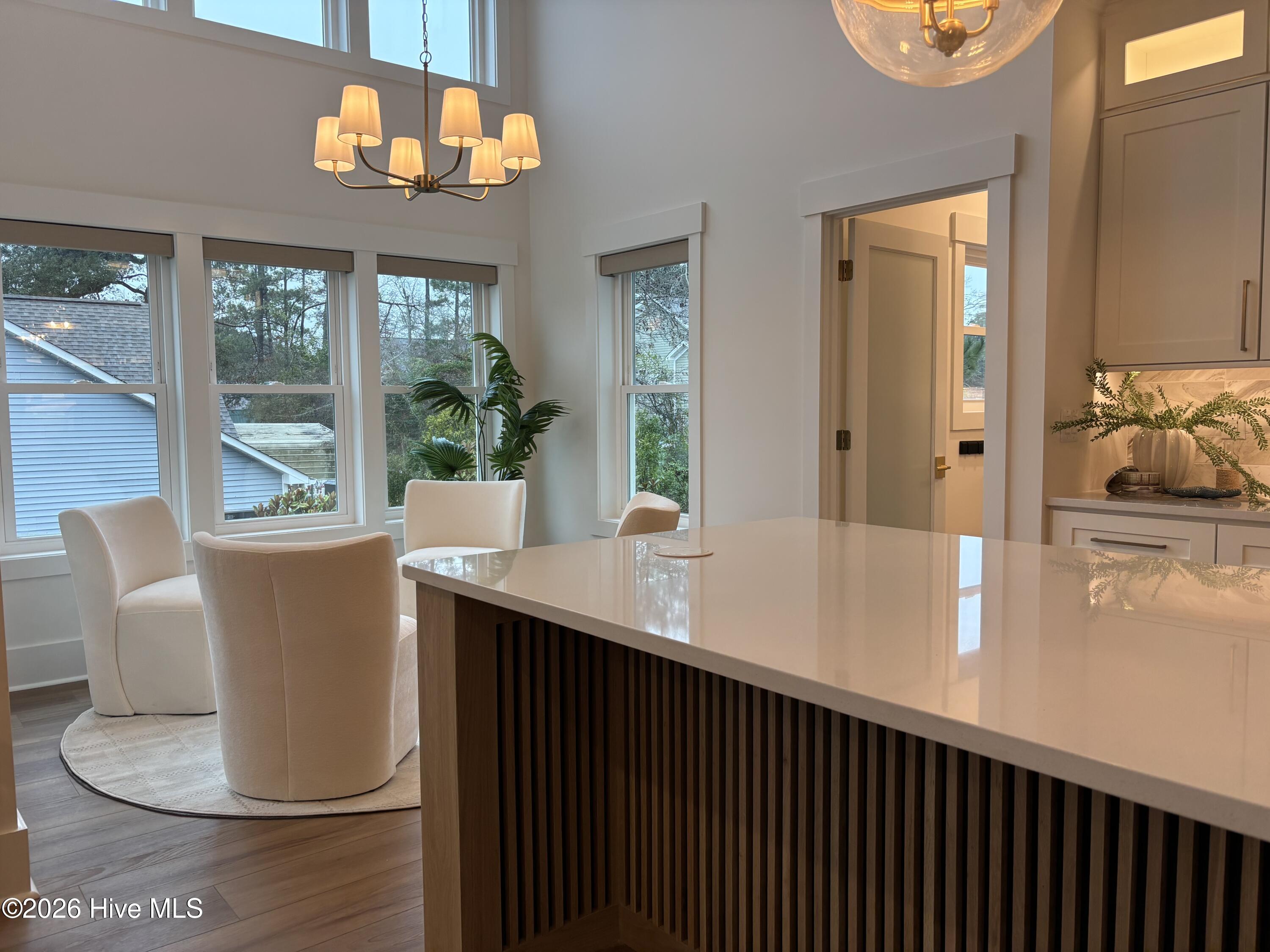 100516902 | Photo 25