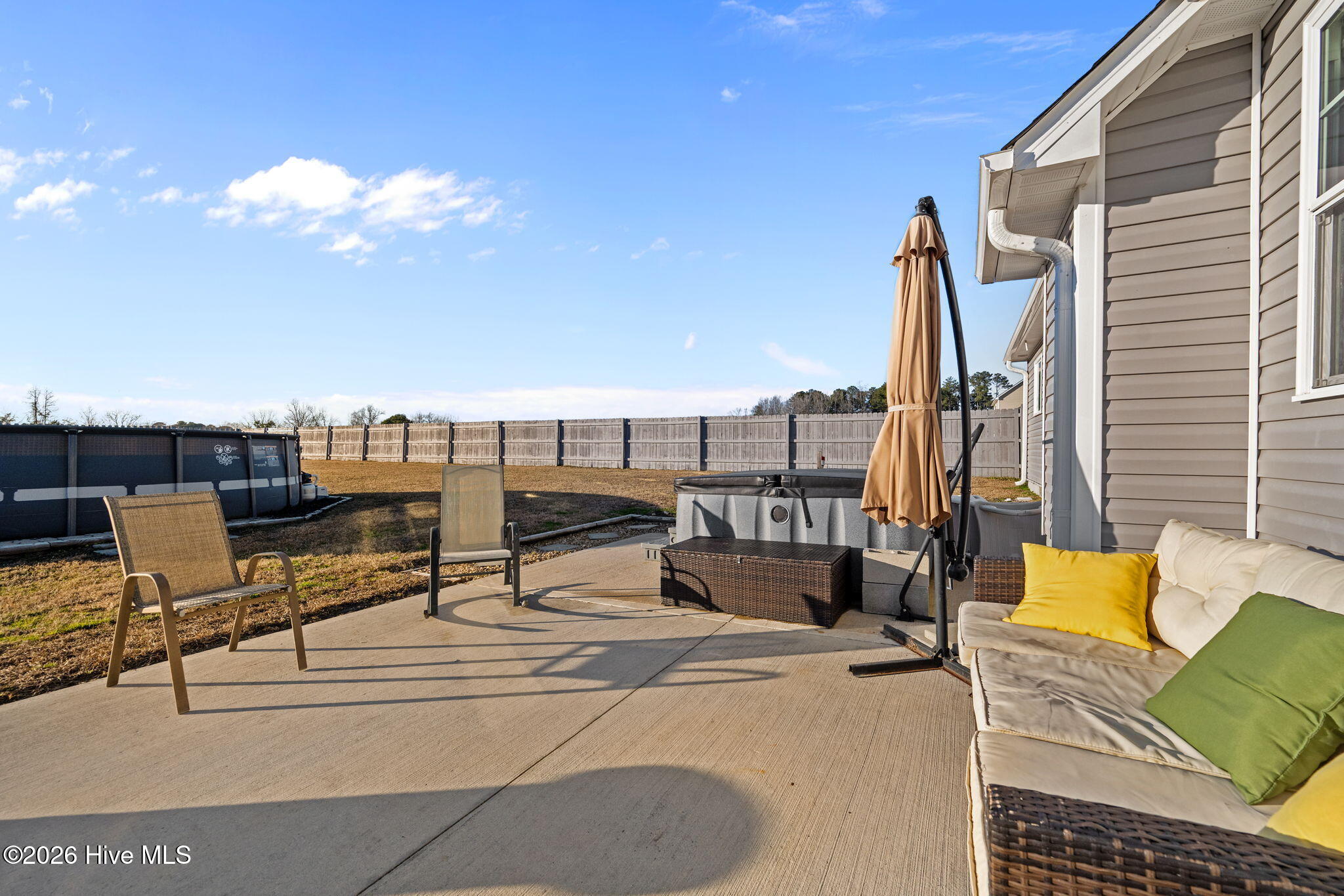 100548485 | Photo 38