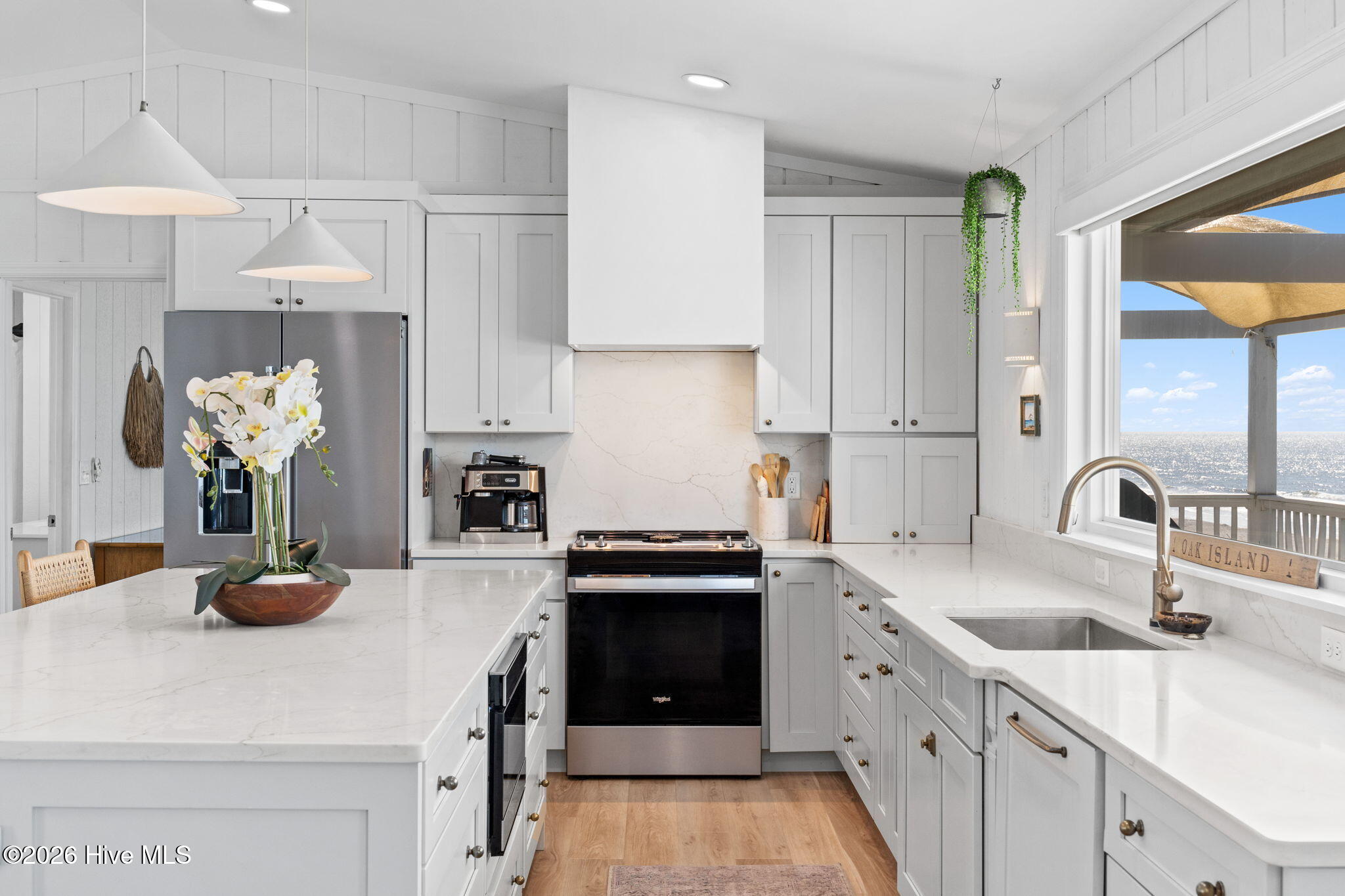 100567694 | Photo 16