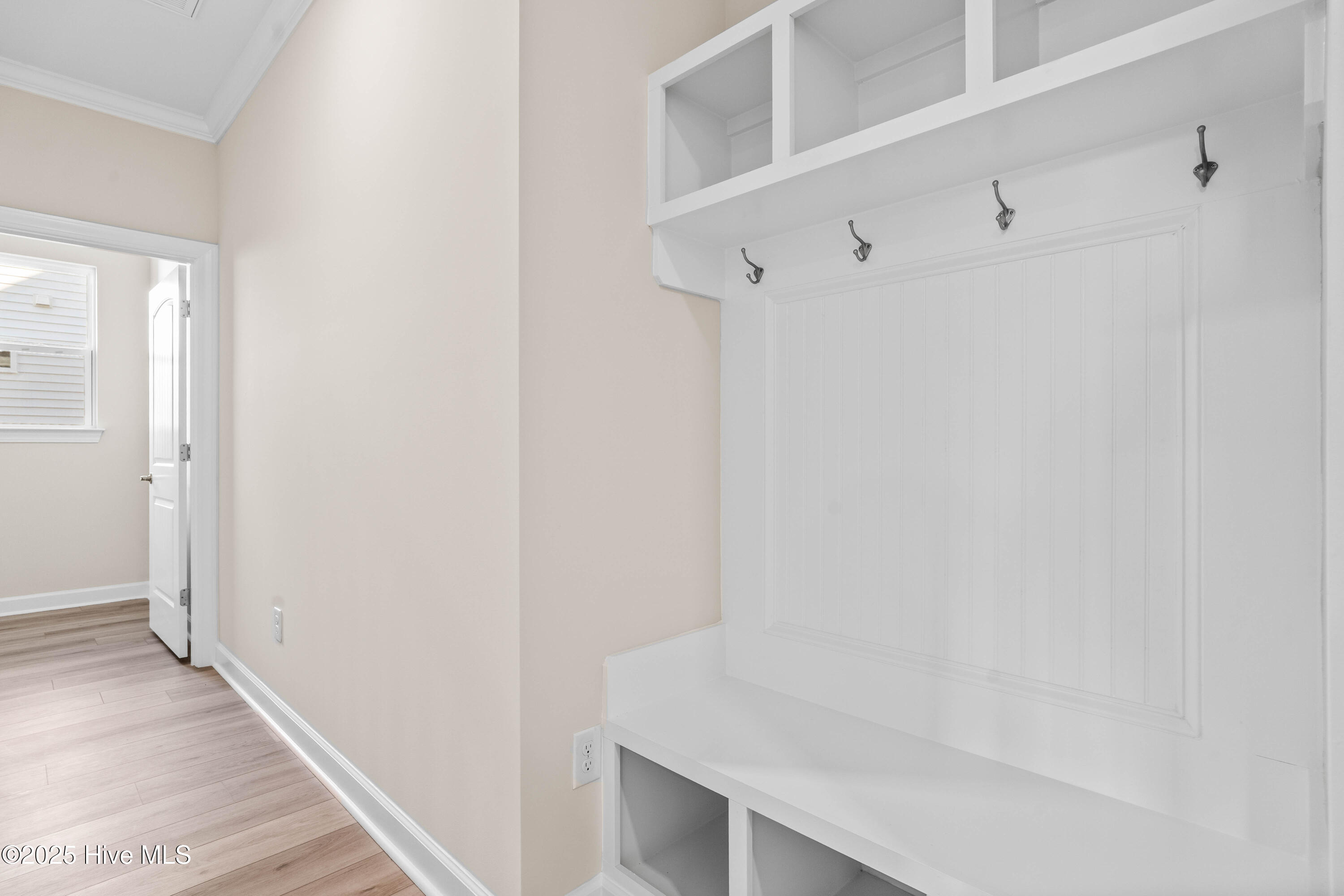 100499667 | Photo 10