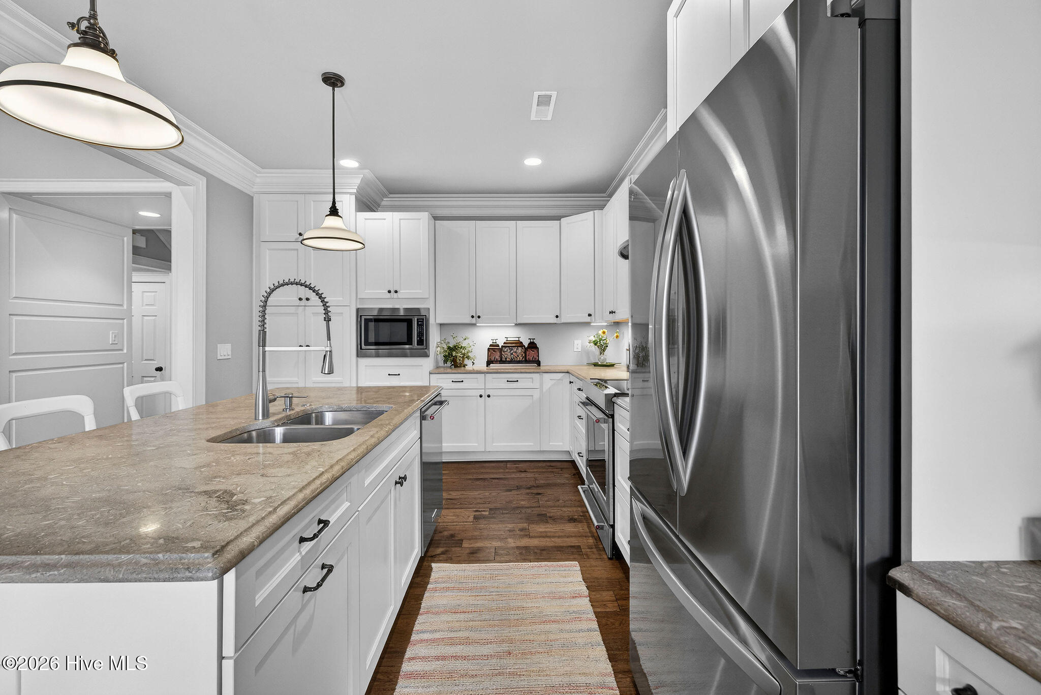 100565960 | Photo 25