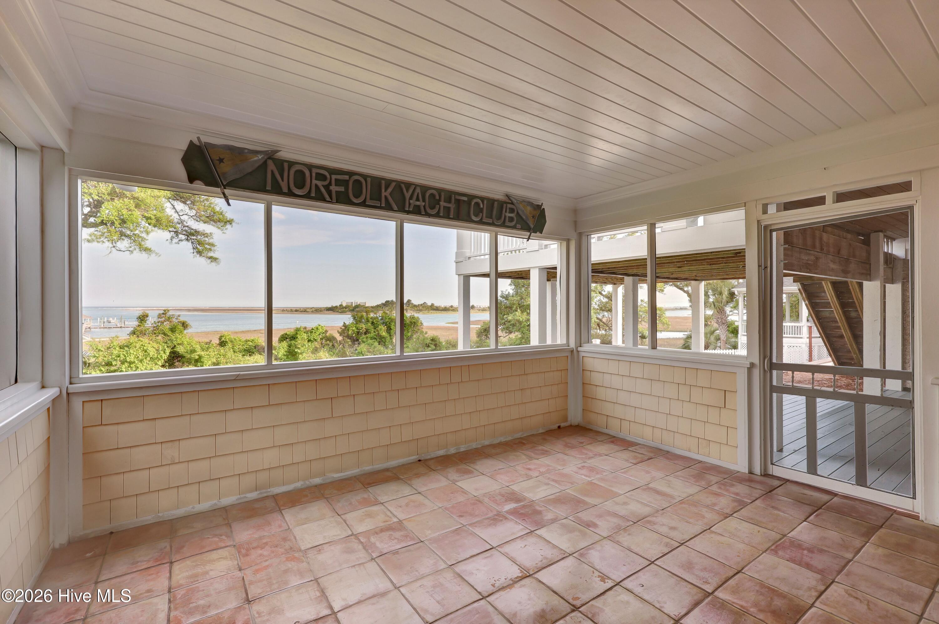 100569484 | Photo 67