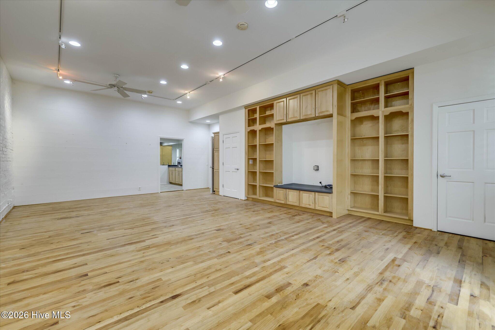 150 Fairfield St bedroom