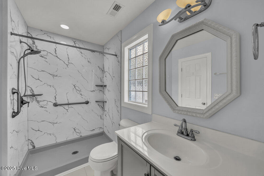 100531490 | Photo 13