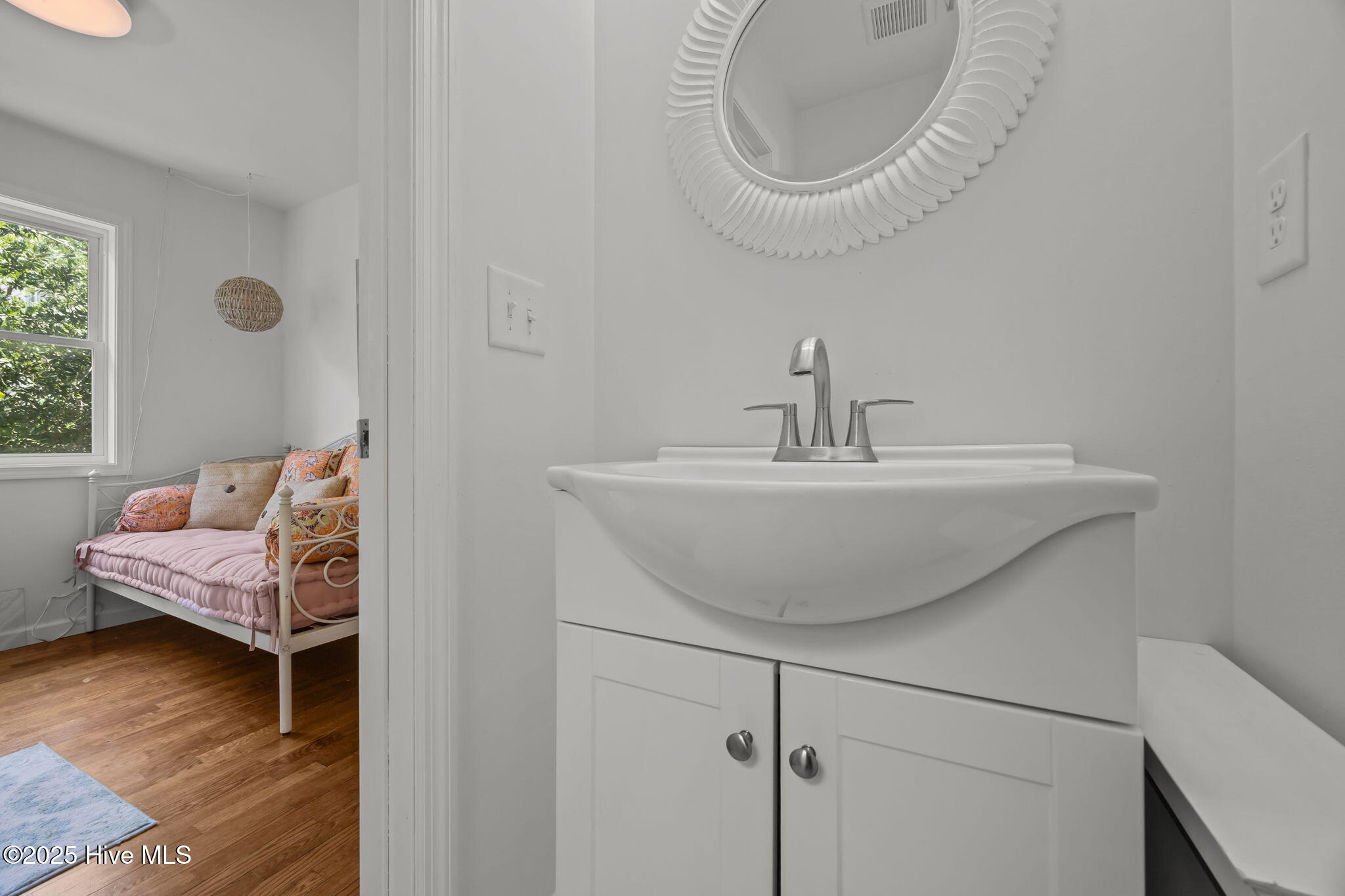 100522215 | Photo 38