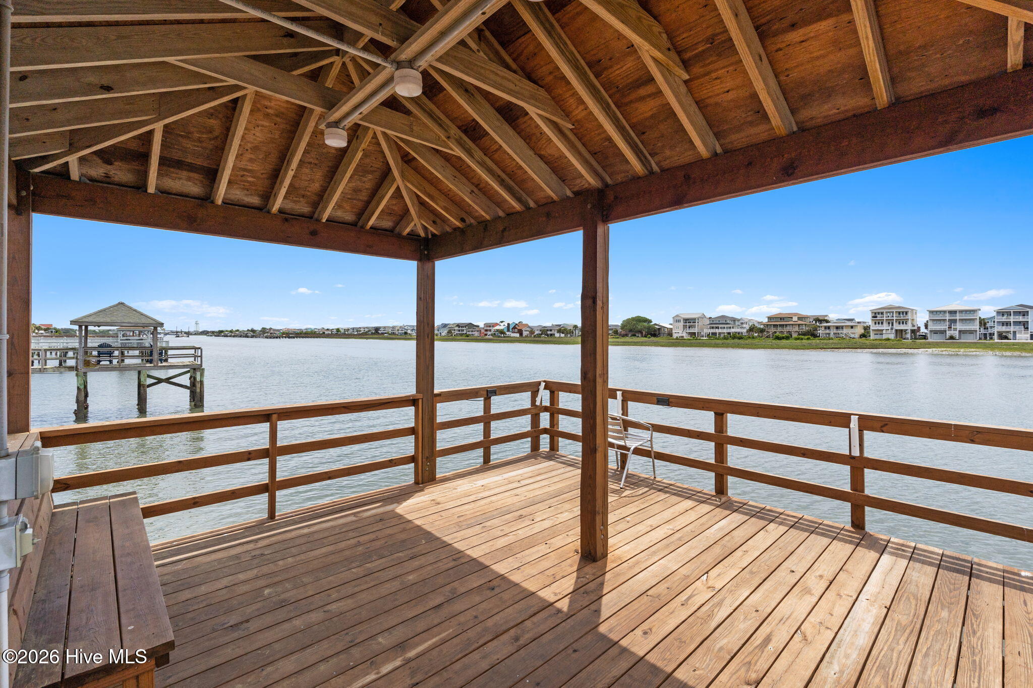 100570592 | Photo 48