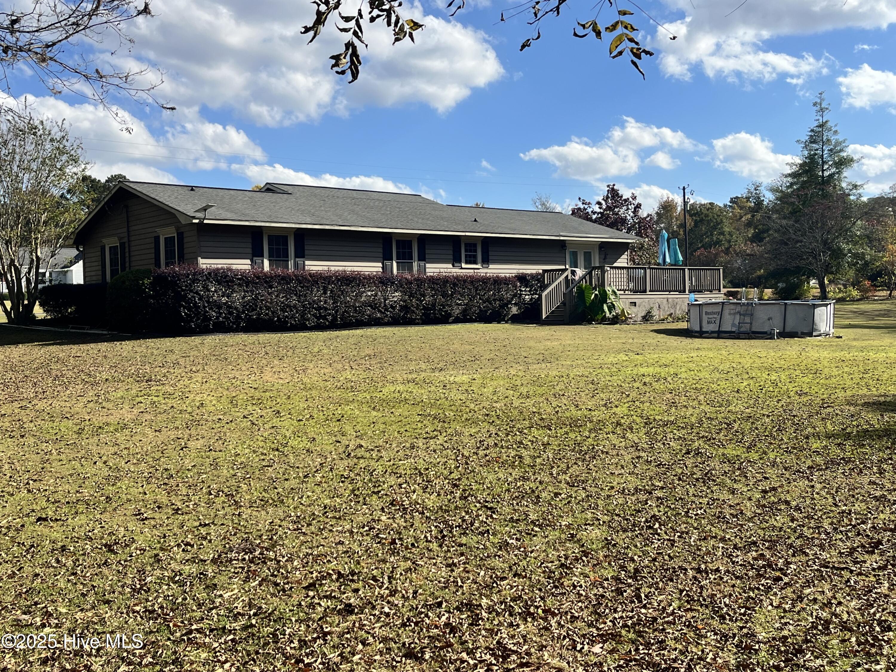 100540305 | Photo 25