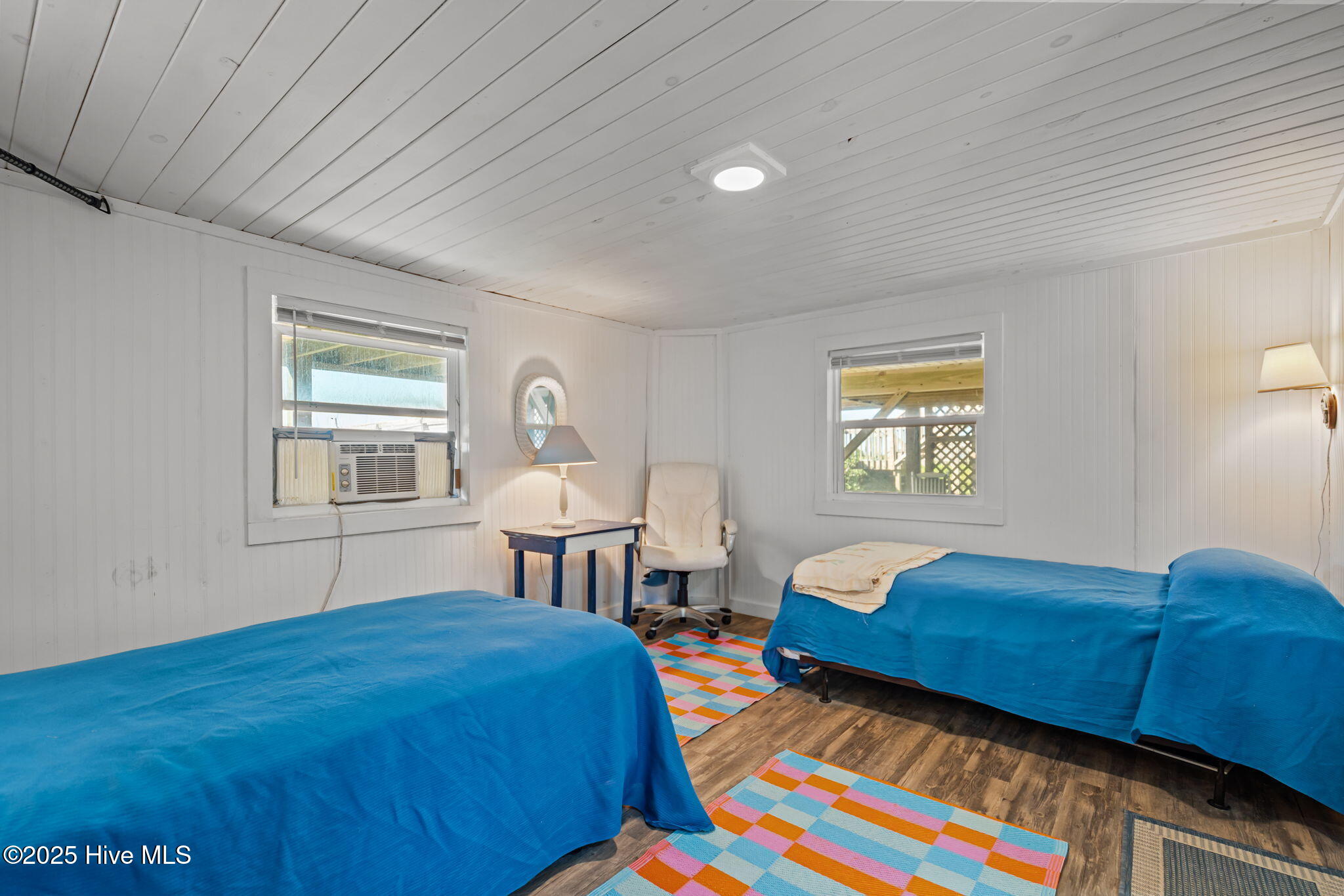 100539644 | Photo 50