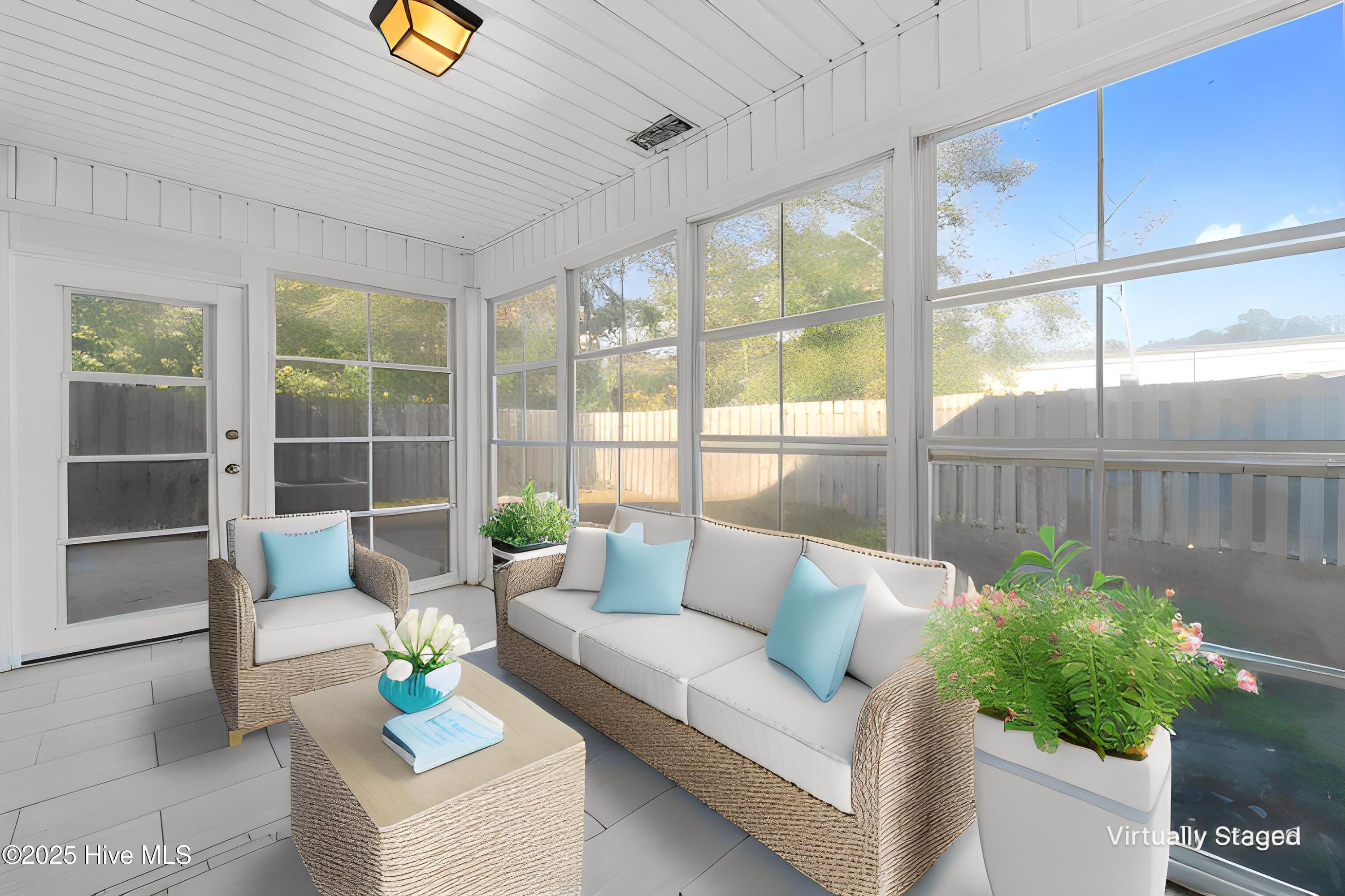 100544349 | Photo 34