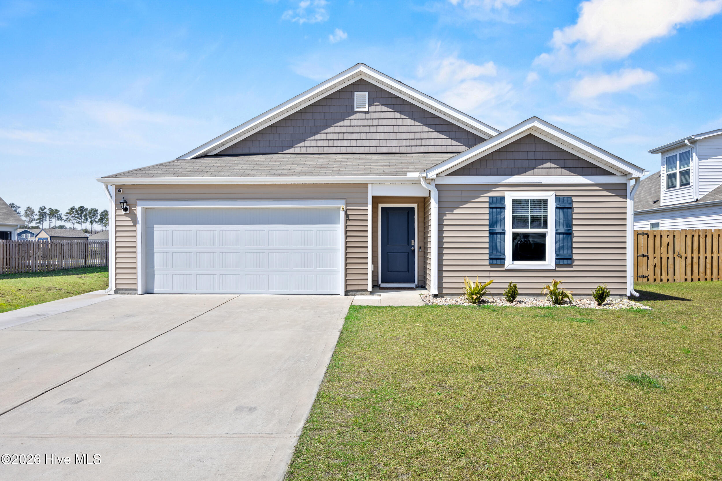 100562687 | Photo 11