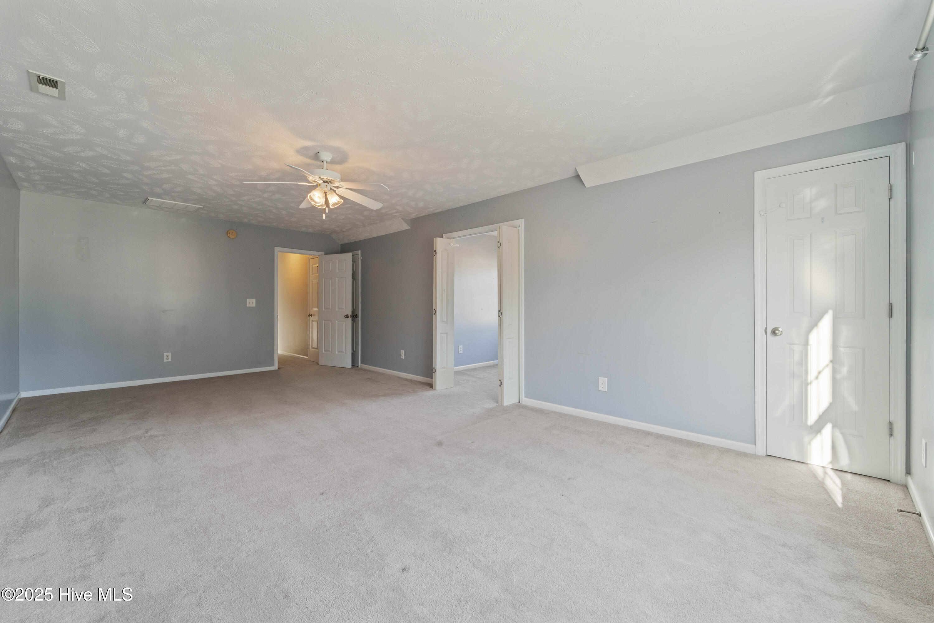 100556361 | Photo 18