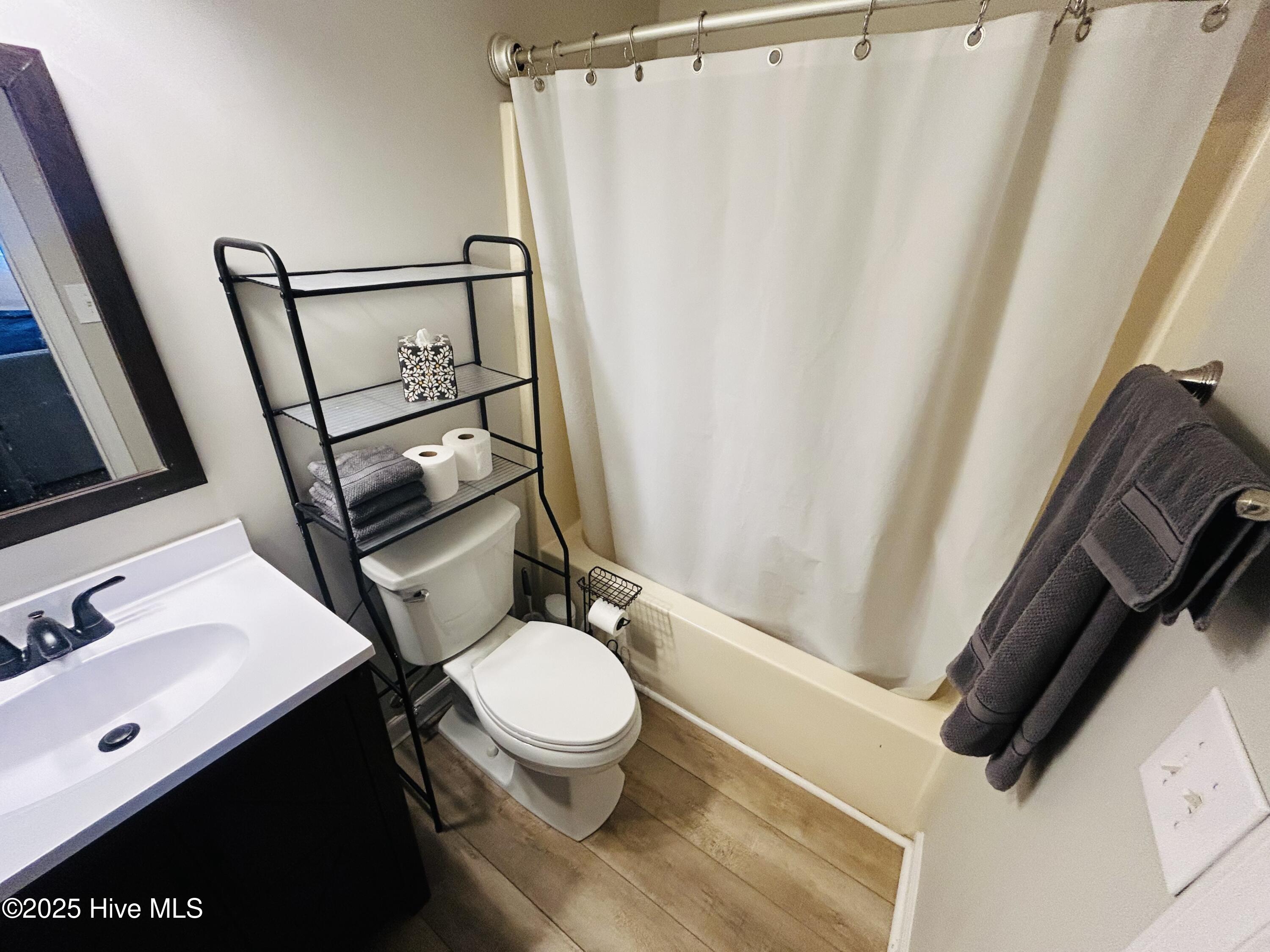 100546702 | Photo 14