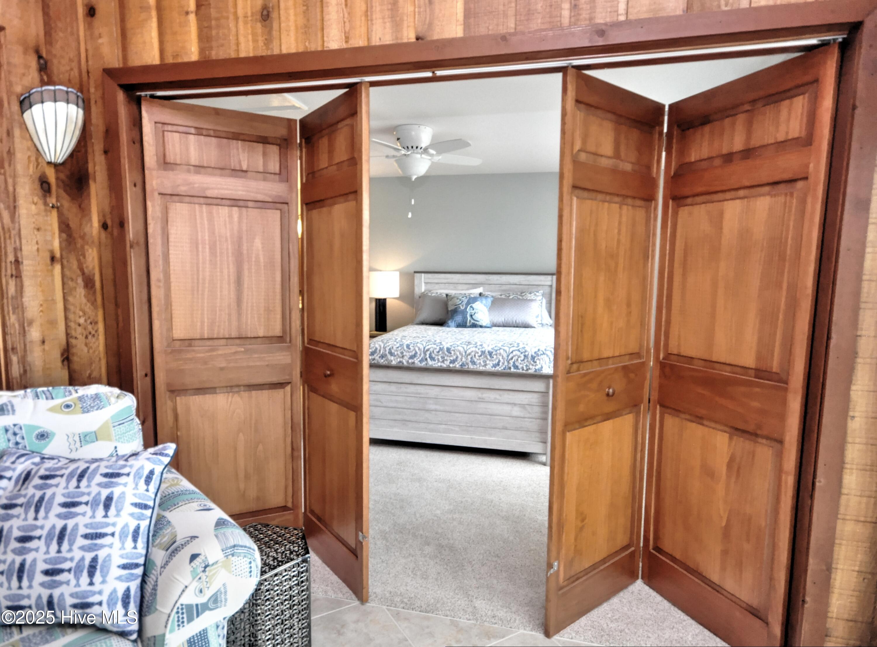 100526298 | Photo 25