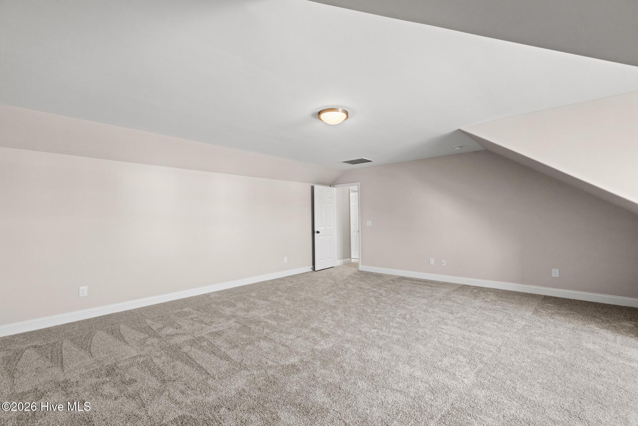 100544649 | Photo 36