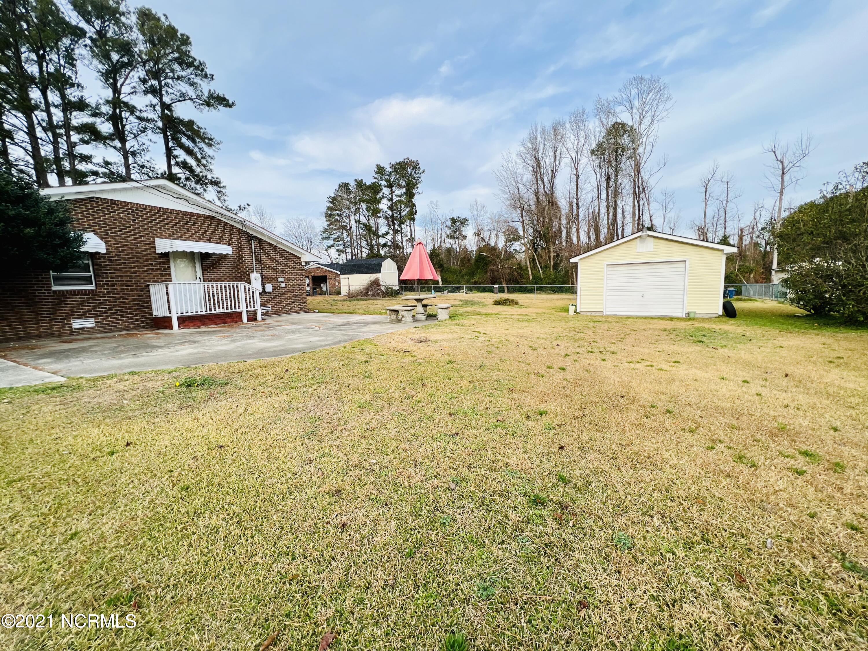 104 Howell Drive, Jacksonville, NC 28540 – photo 2