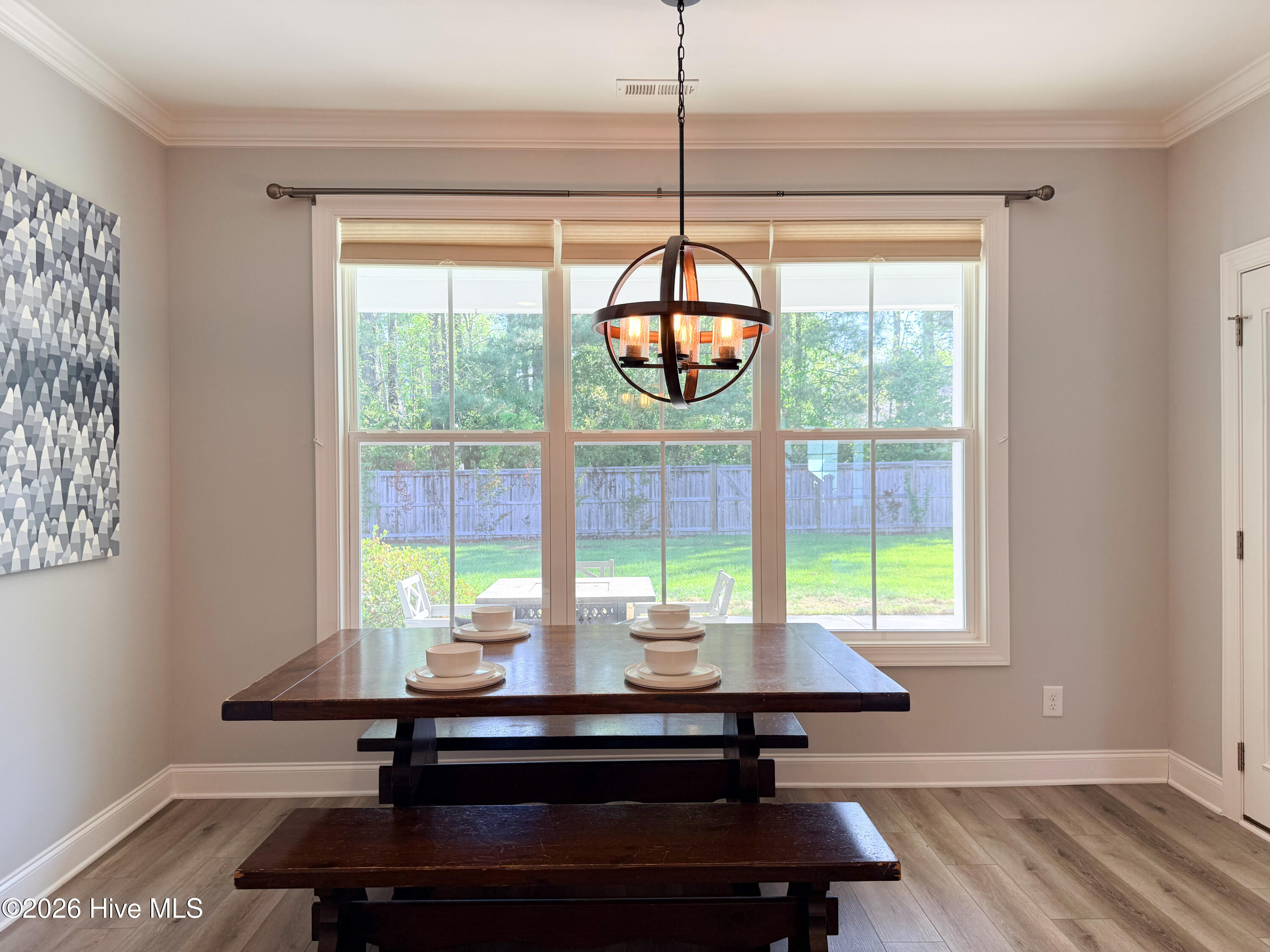 100567915 | Photo 33