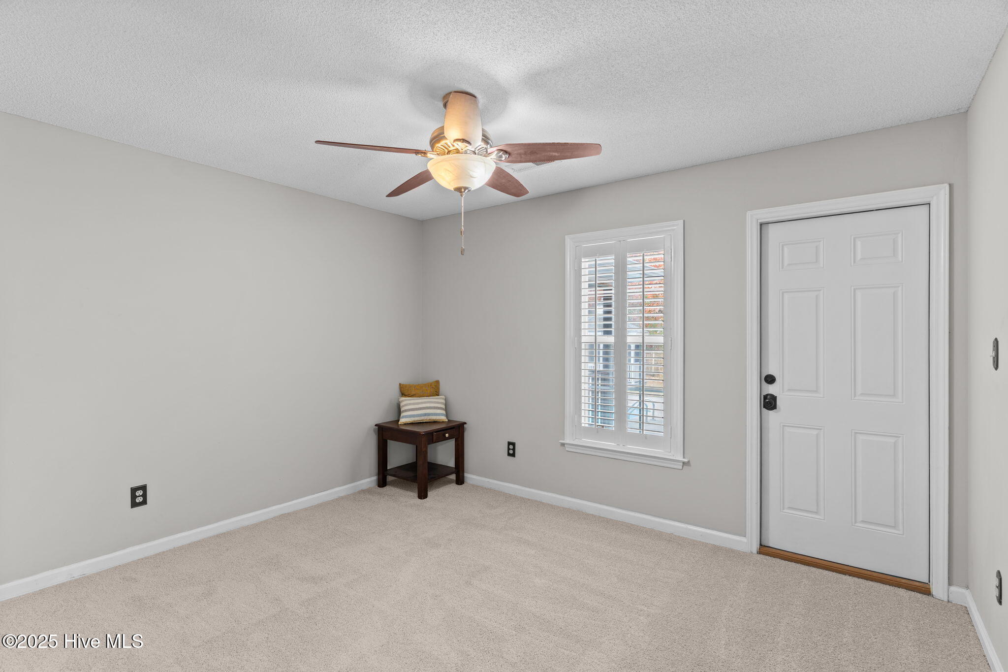 100543111 | Photo 30