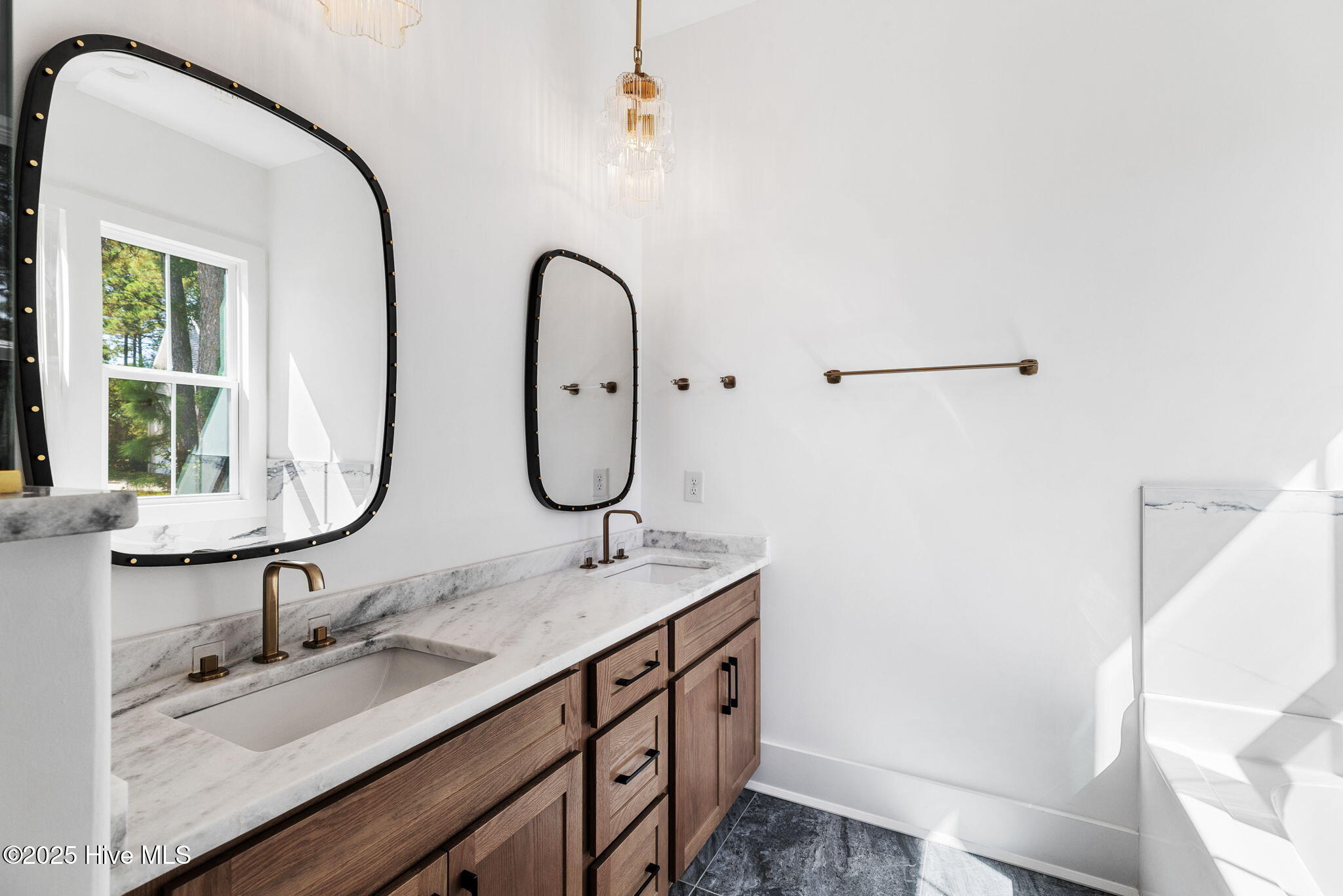 100522632 | Photo 39