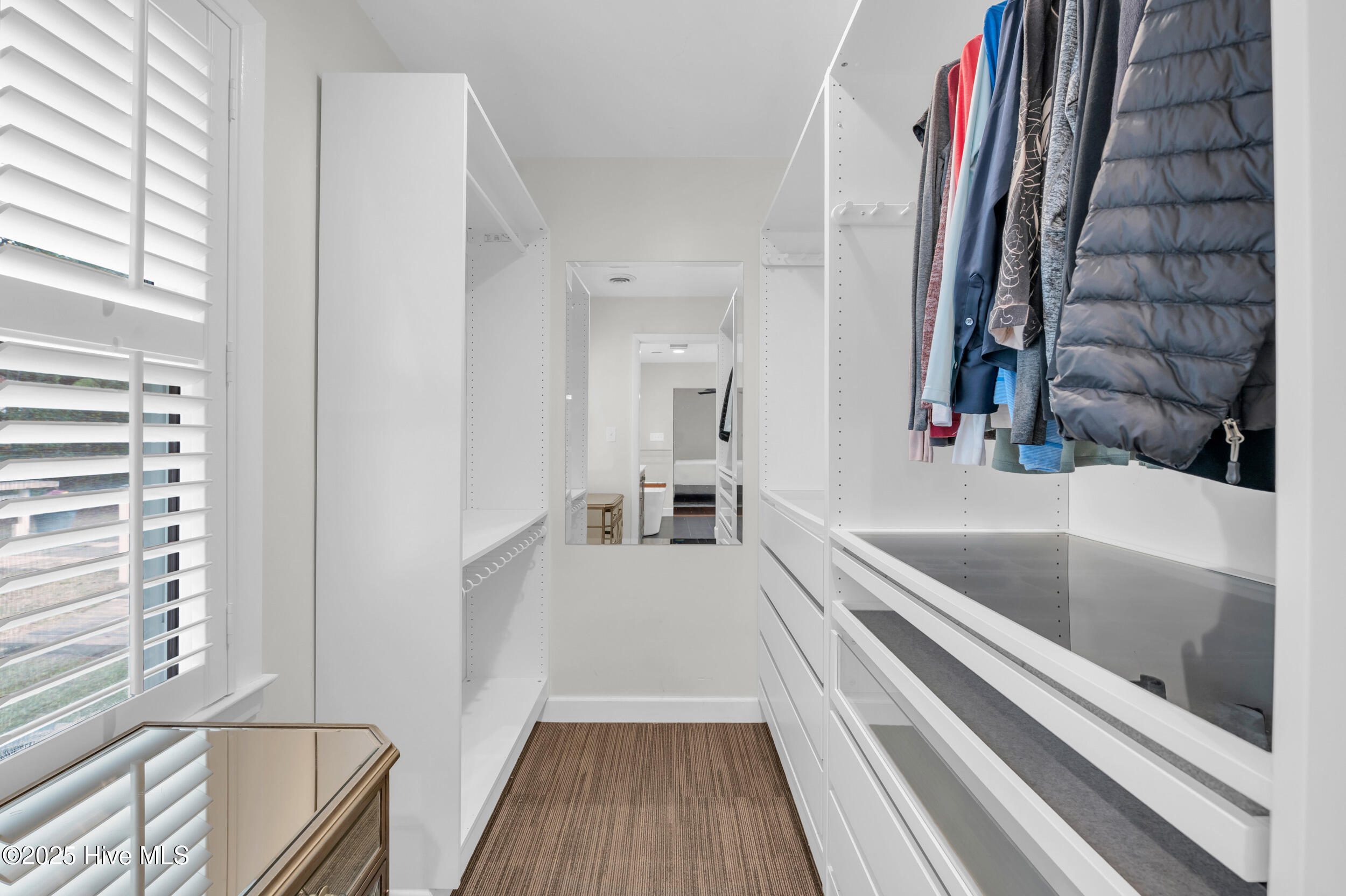 100538722 | Photo 23