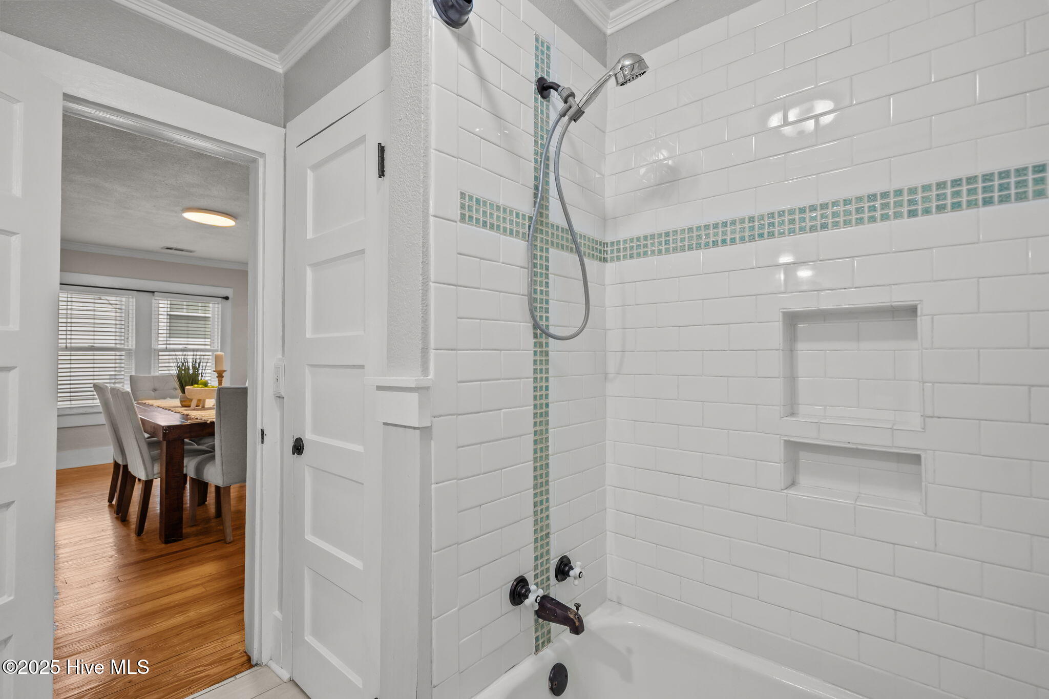 100538860 | Photo 14