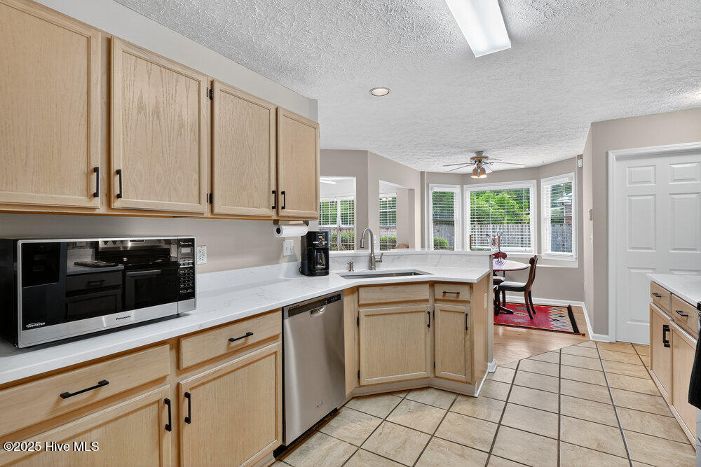 100527108 | Photo 13