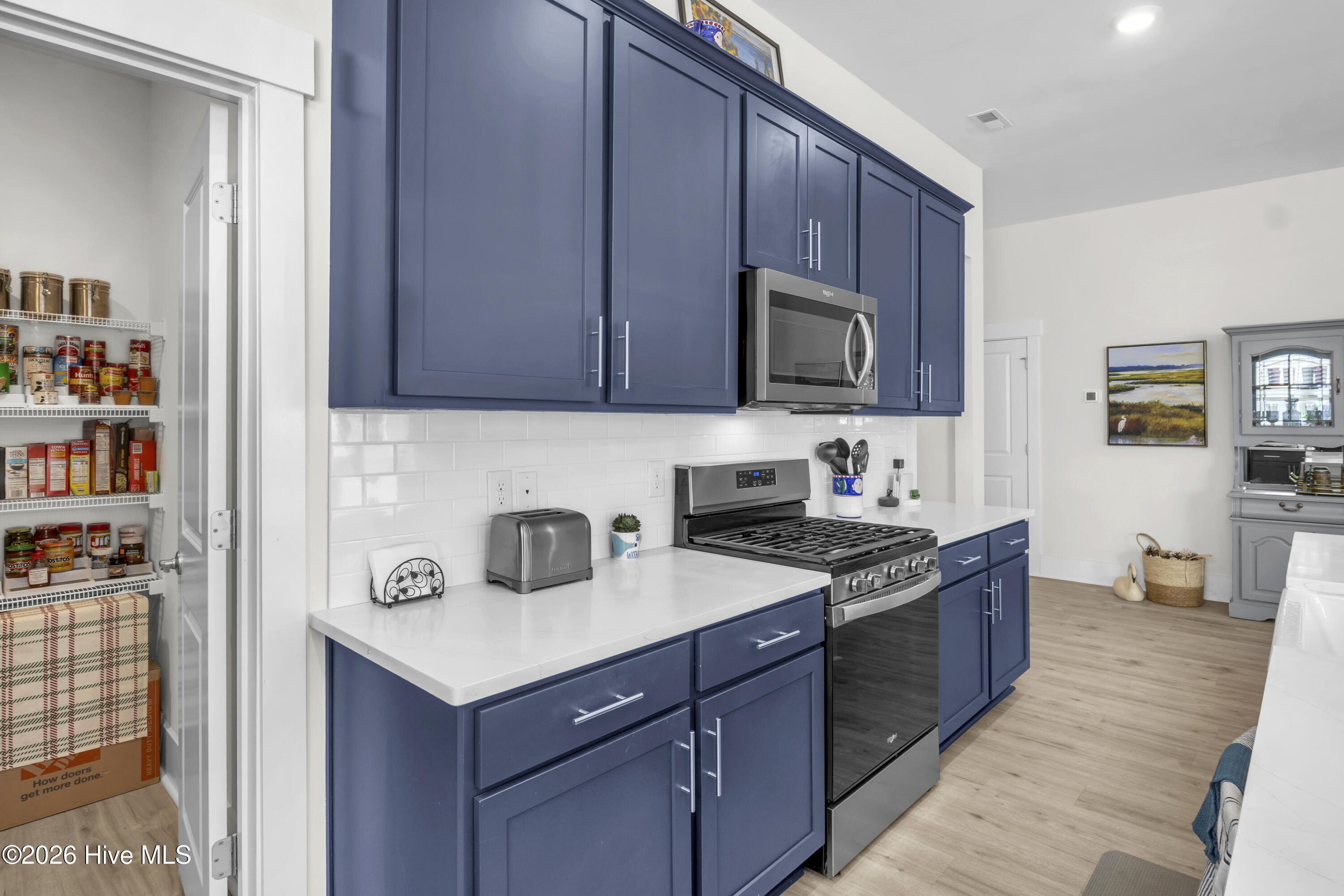 100557593 | Photo 15