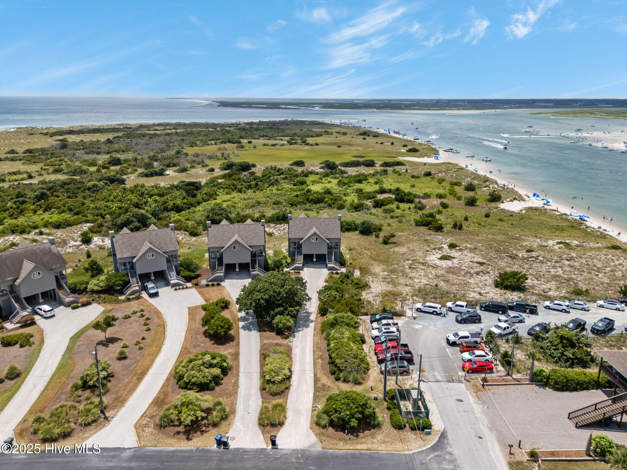 100540801 | Photo 42