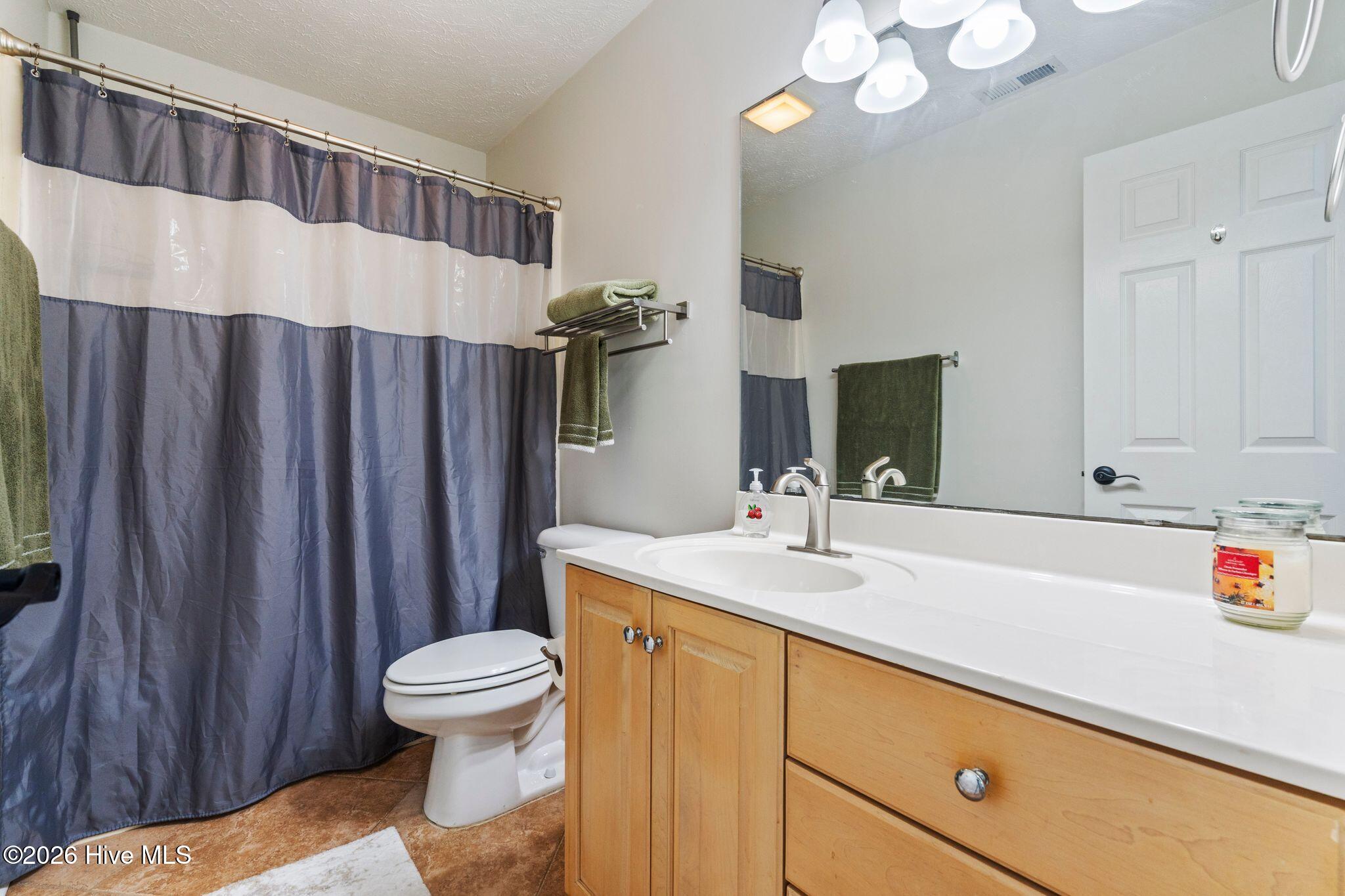 100550579 | Photo 30