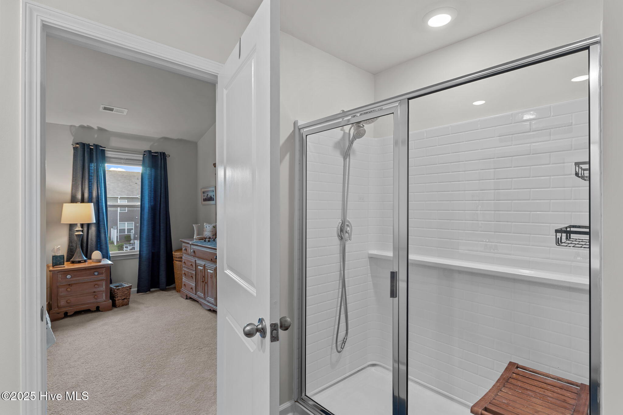 100529312 | Photo 33