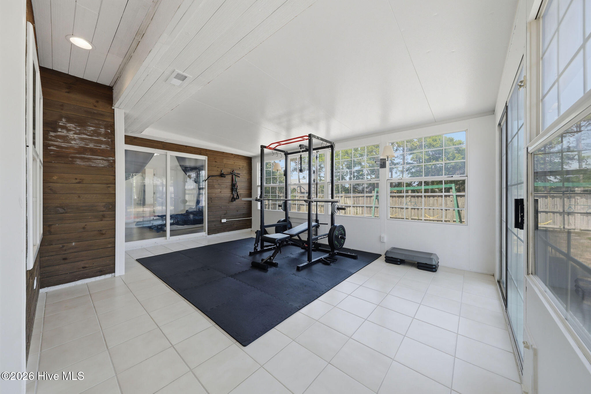 100568972 | Photo 20