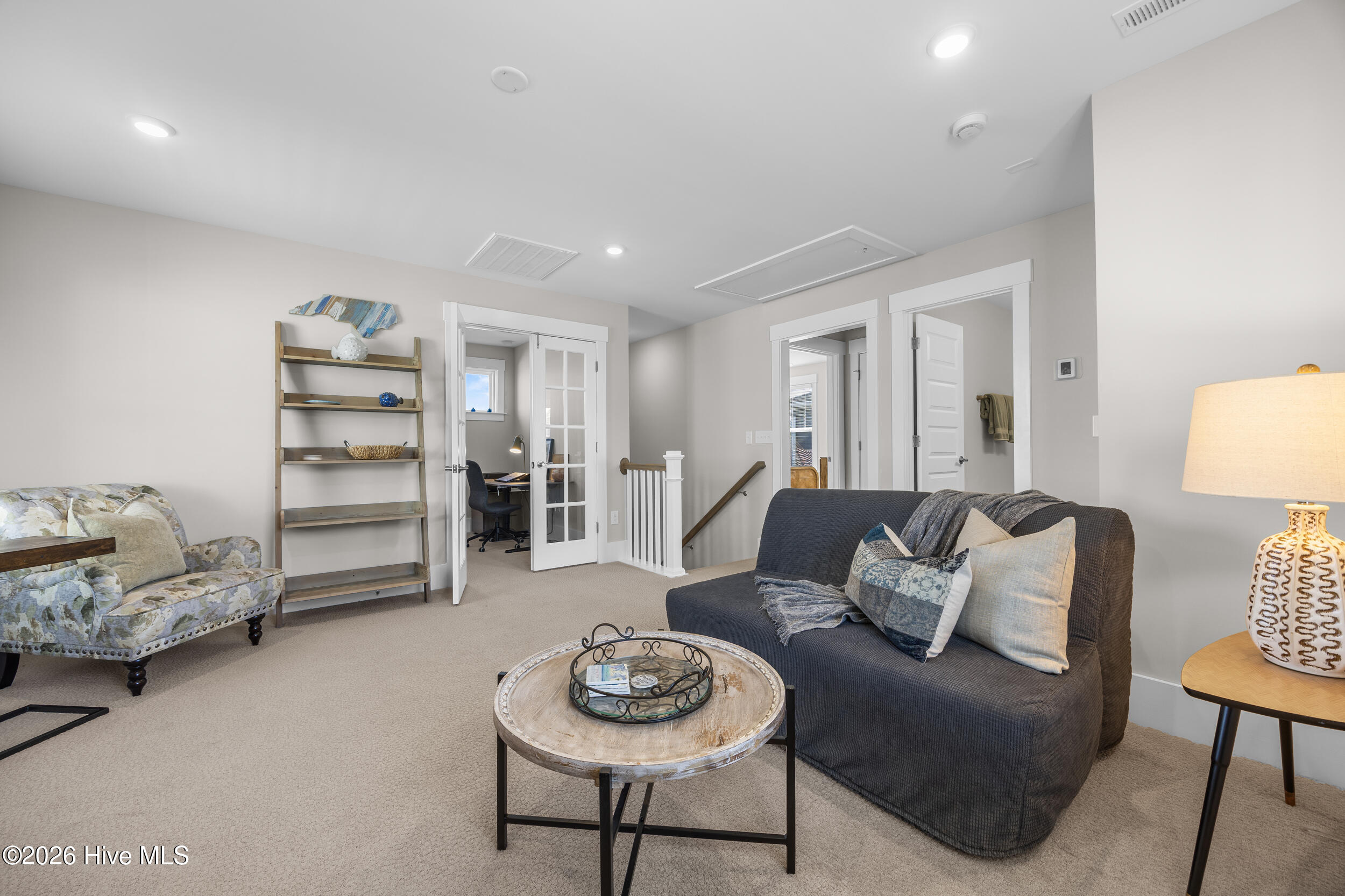 100561279 | Photo 21