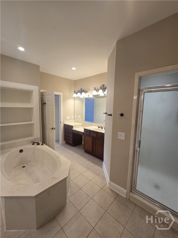 Separate Private Shower with sitting???????????????????????????????????????? area