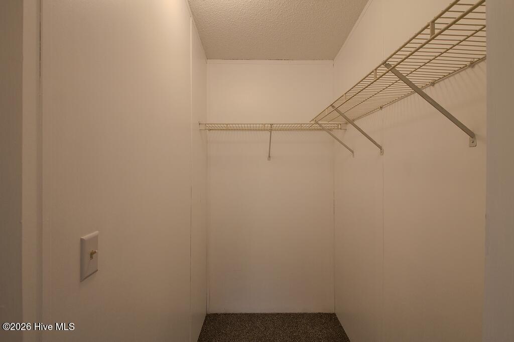 100560483 | Photo 24