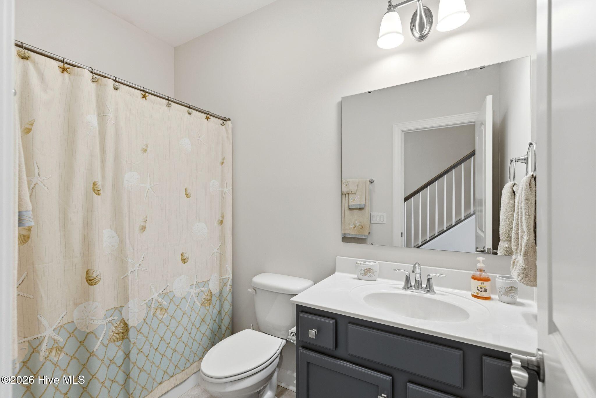 100558681 | Photo 32