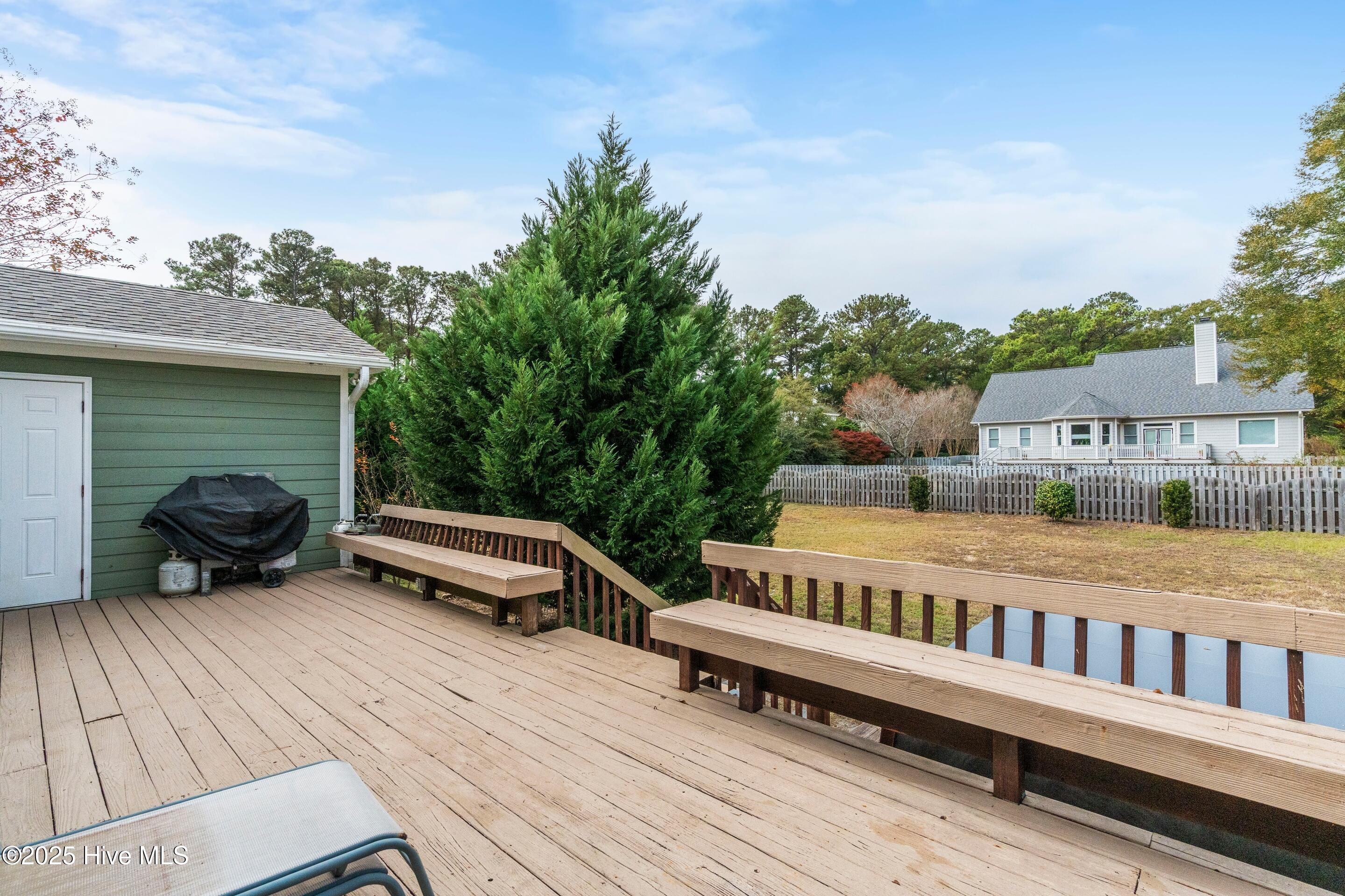 100543561 | Photo 49