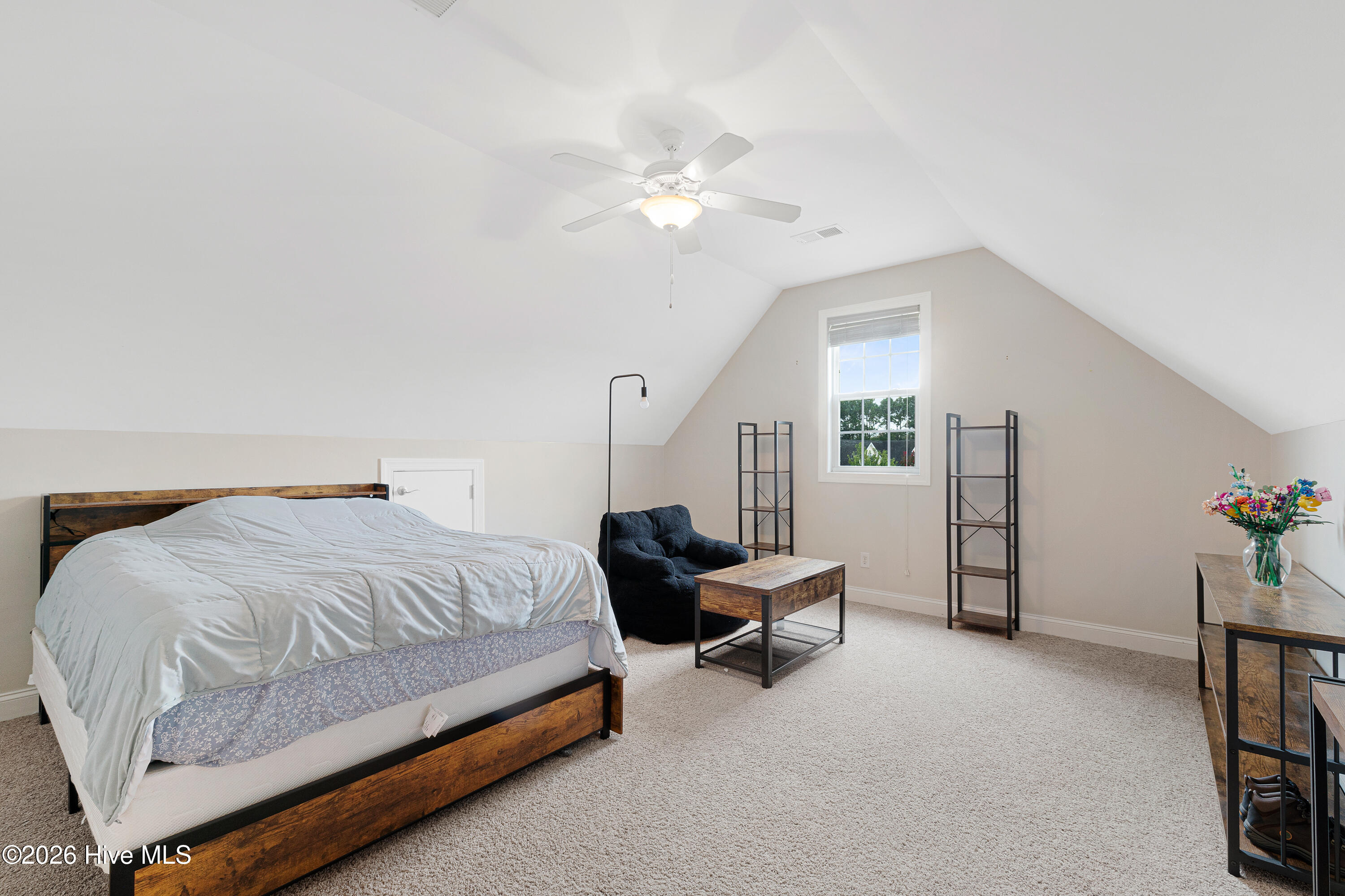 412 Waverly Court,Newport