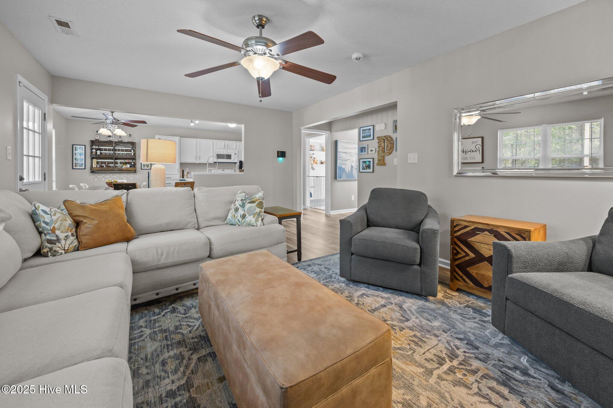 100567266 | Photo 12