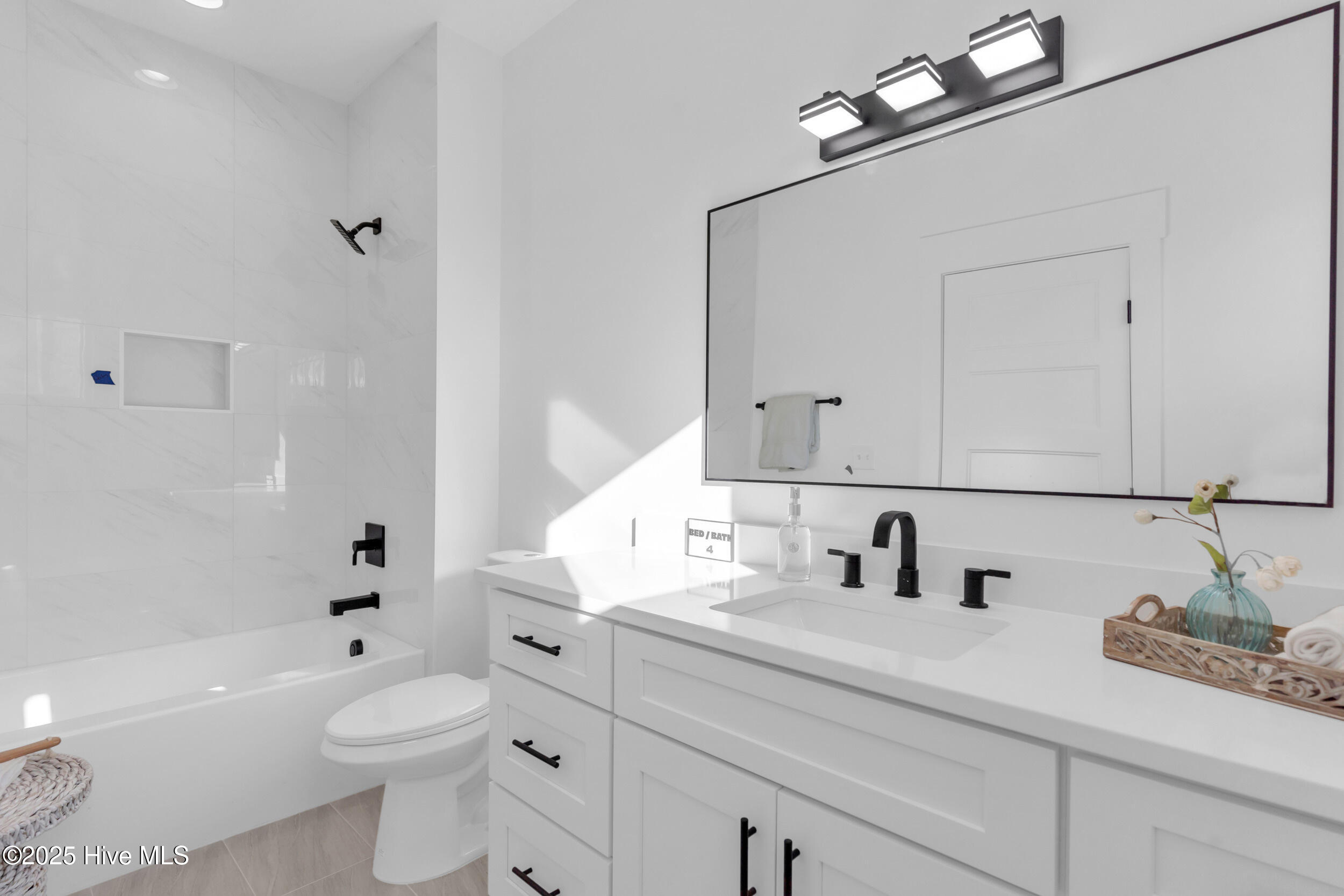 100535218 | Photo 28