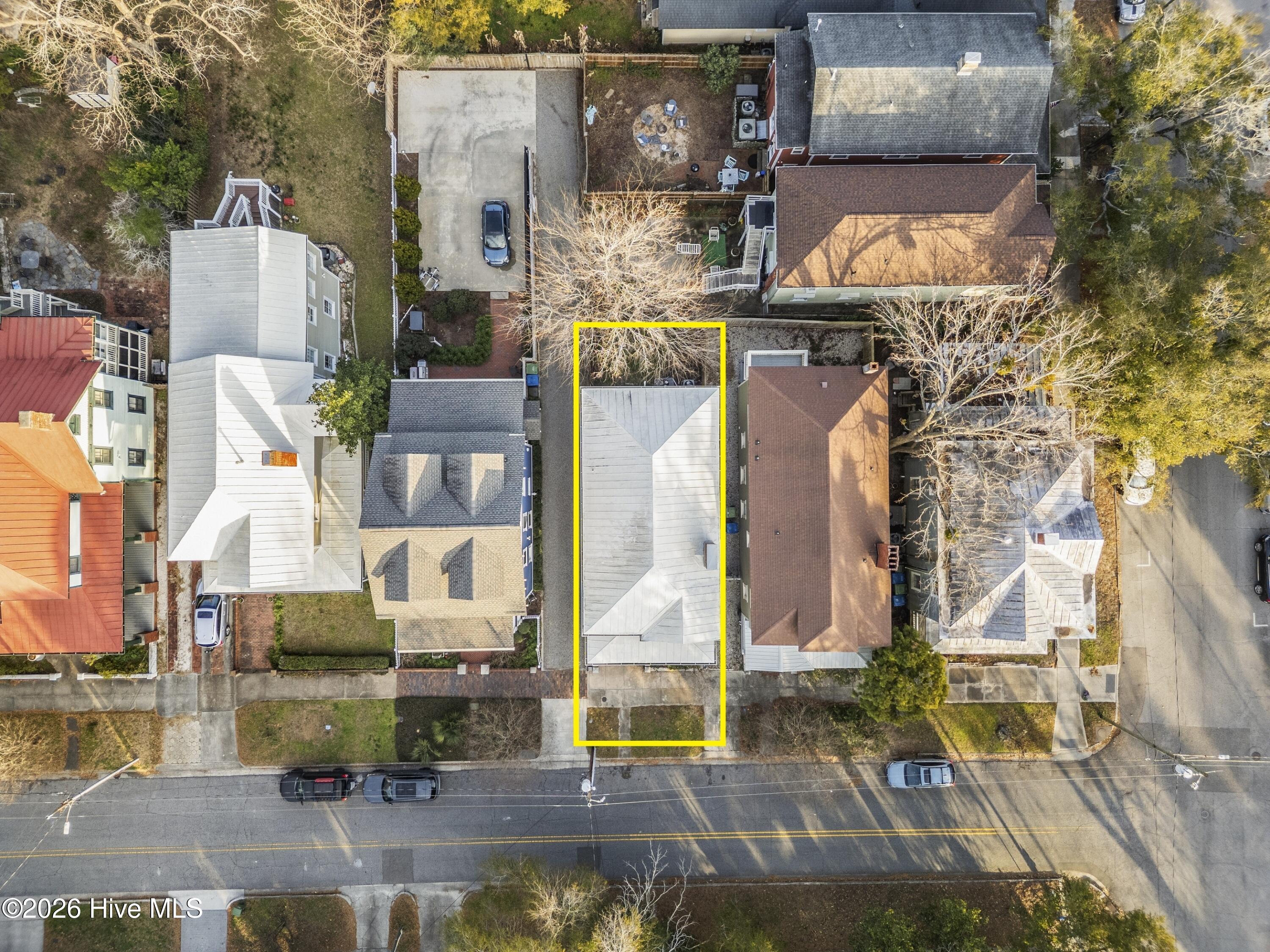 100549514 | Photo 51