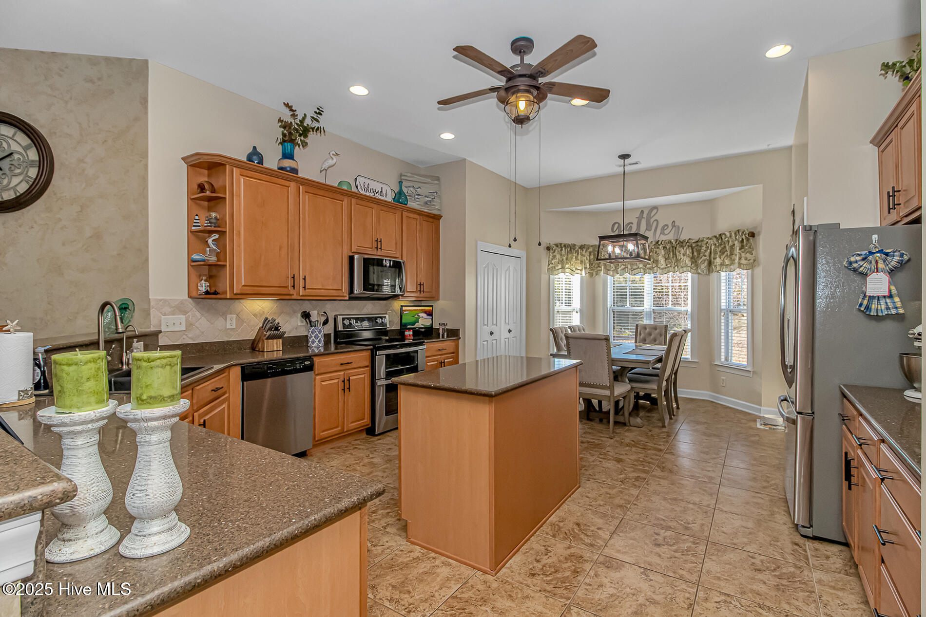 100545861 | Photo 10