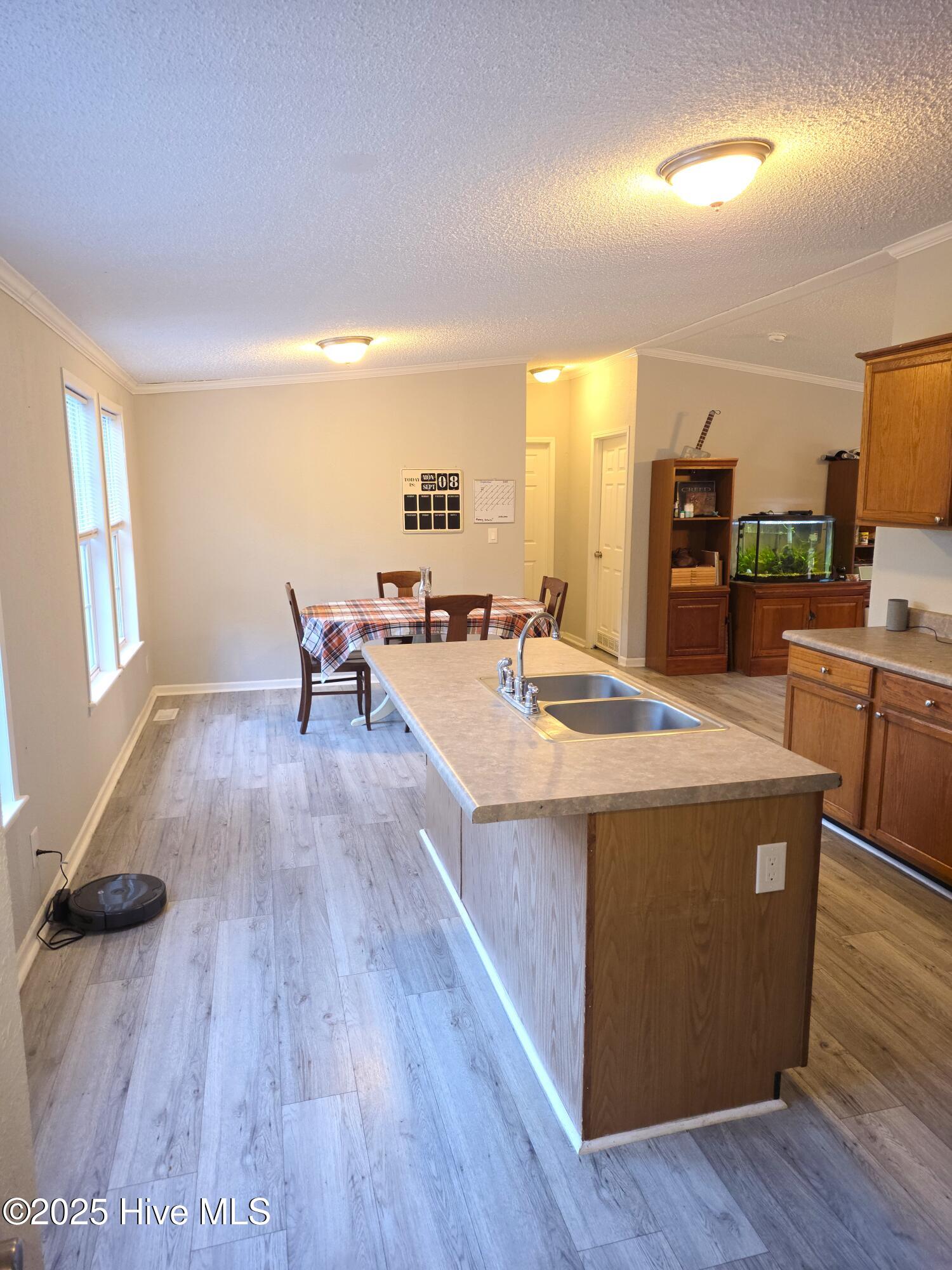 100528140 | Photo 18