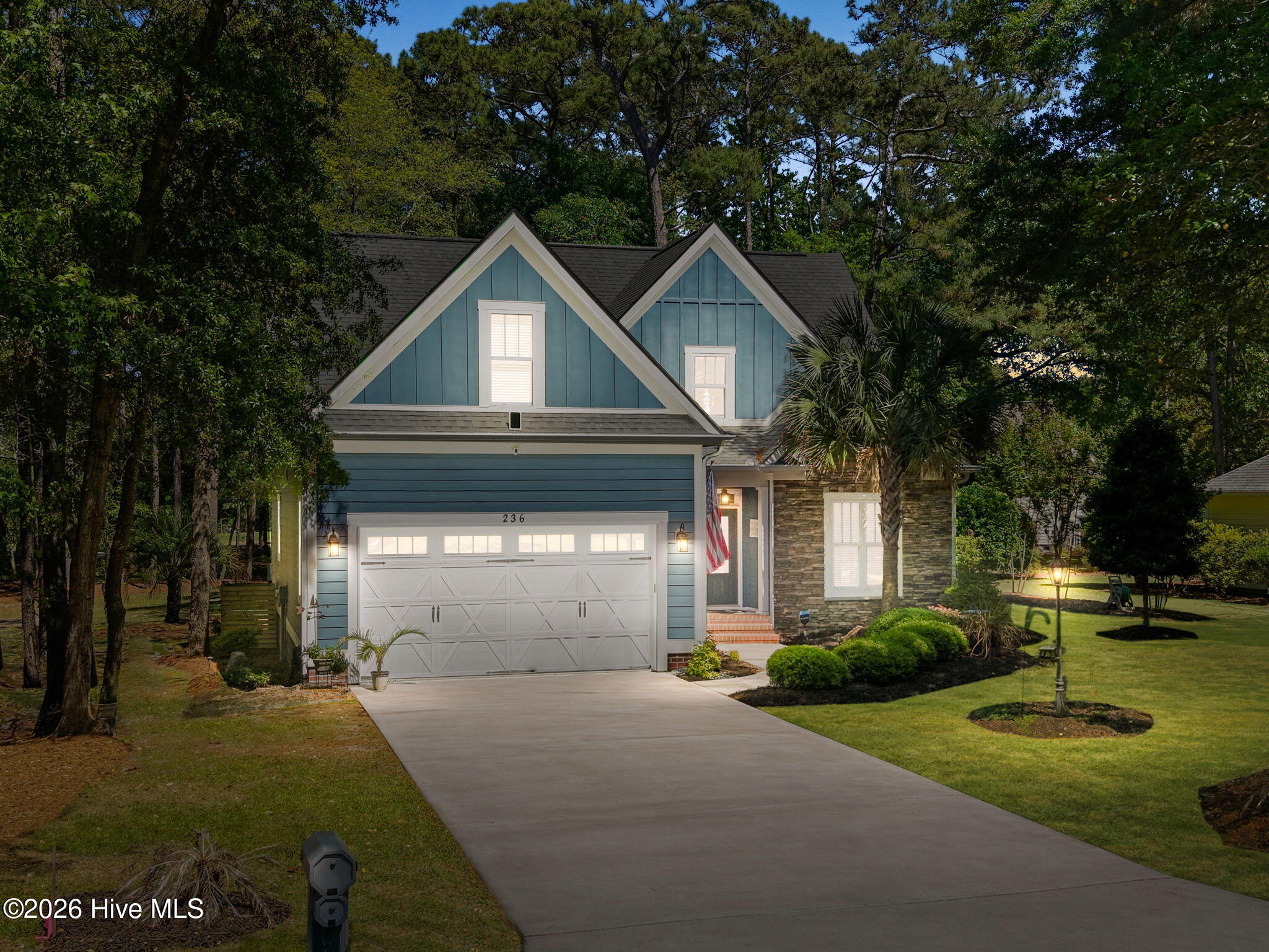 100568987 | Photo 52